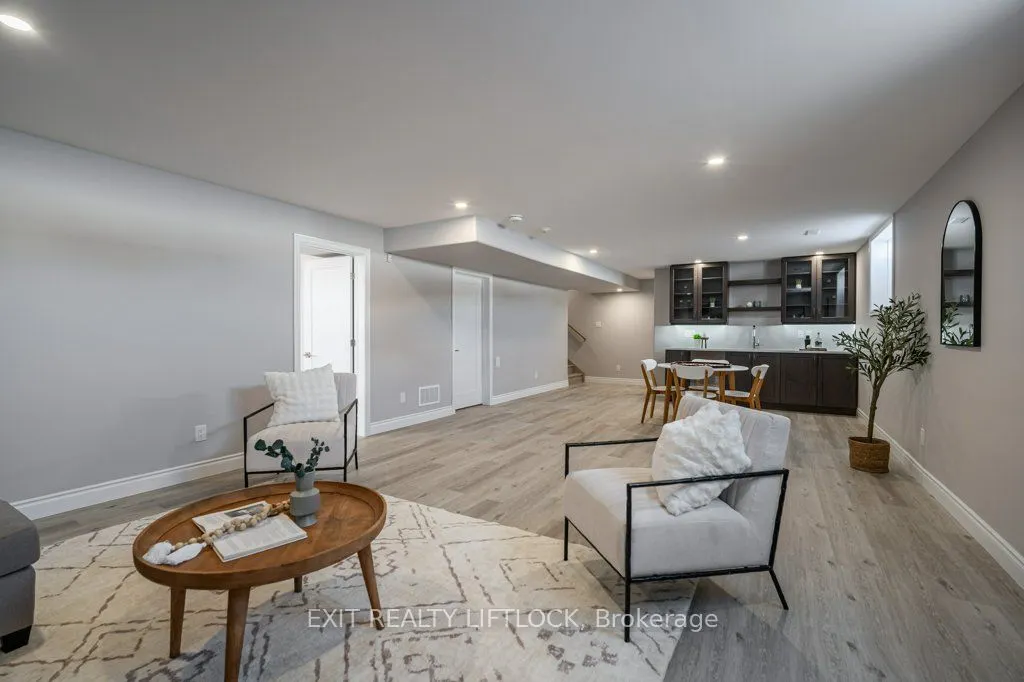 802 Steinberg Court