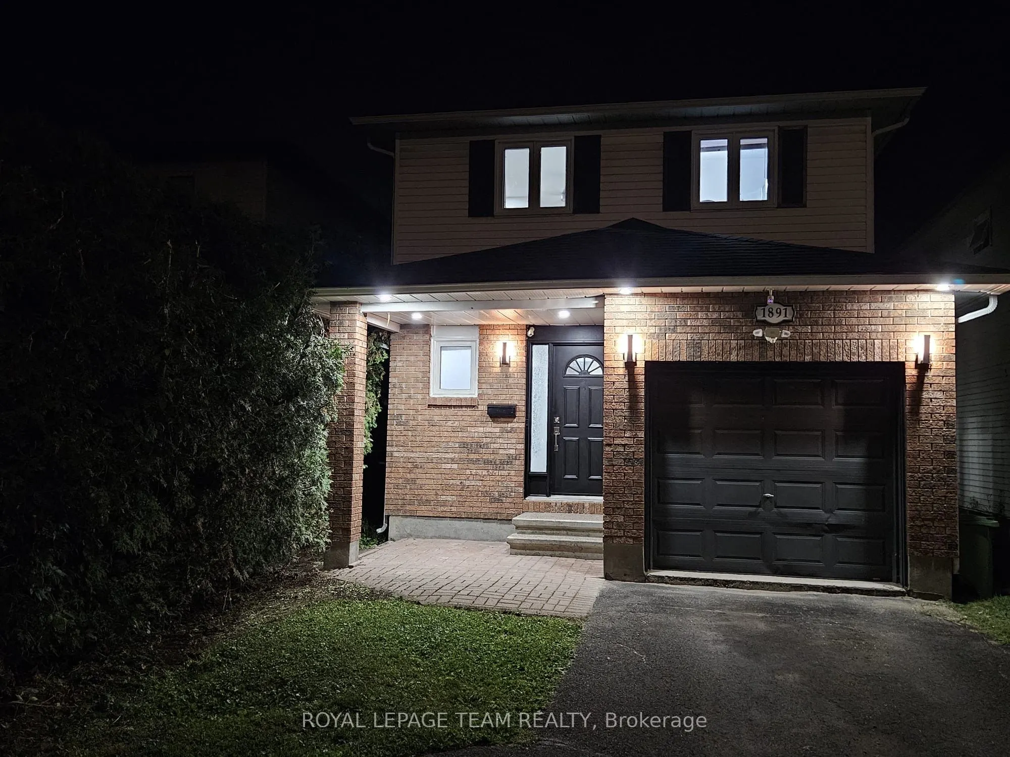 1891 Longman Crescent