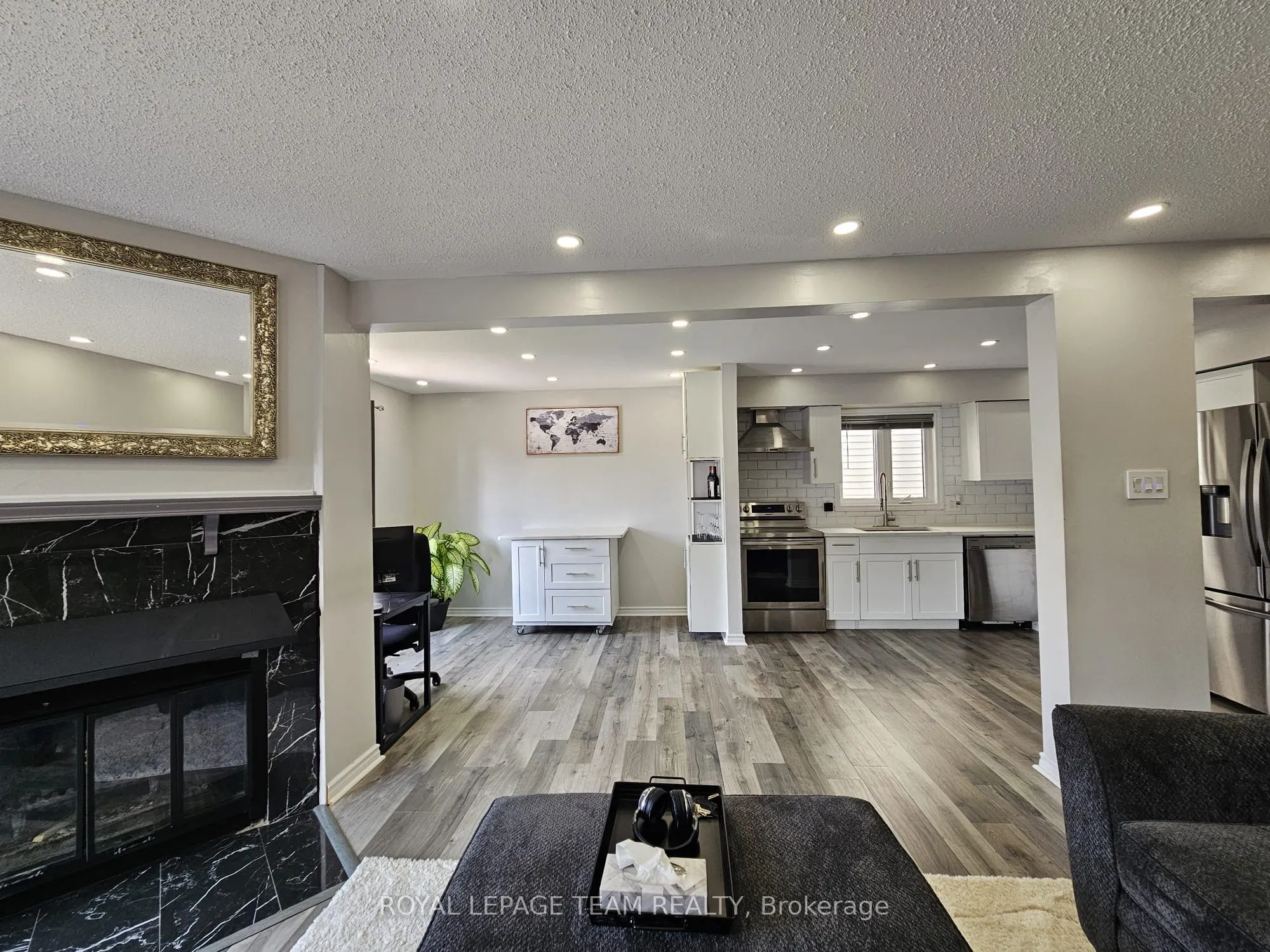 1891 Longman Crescent