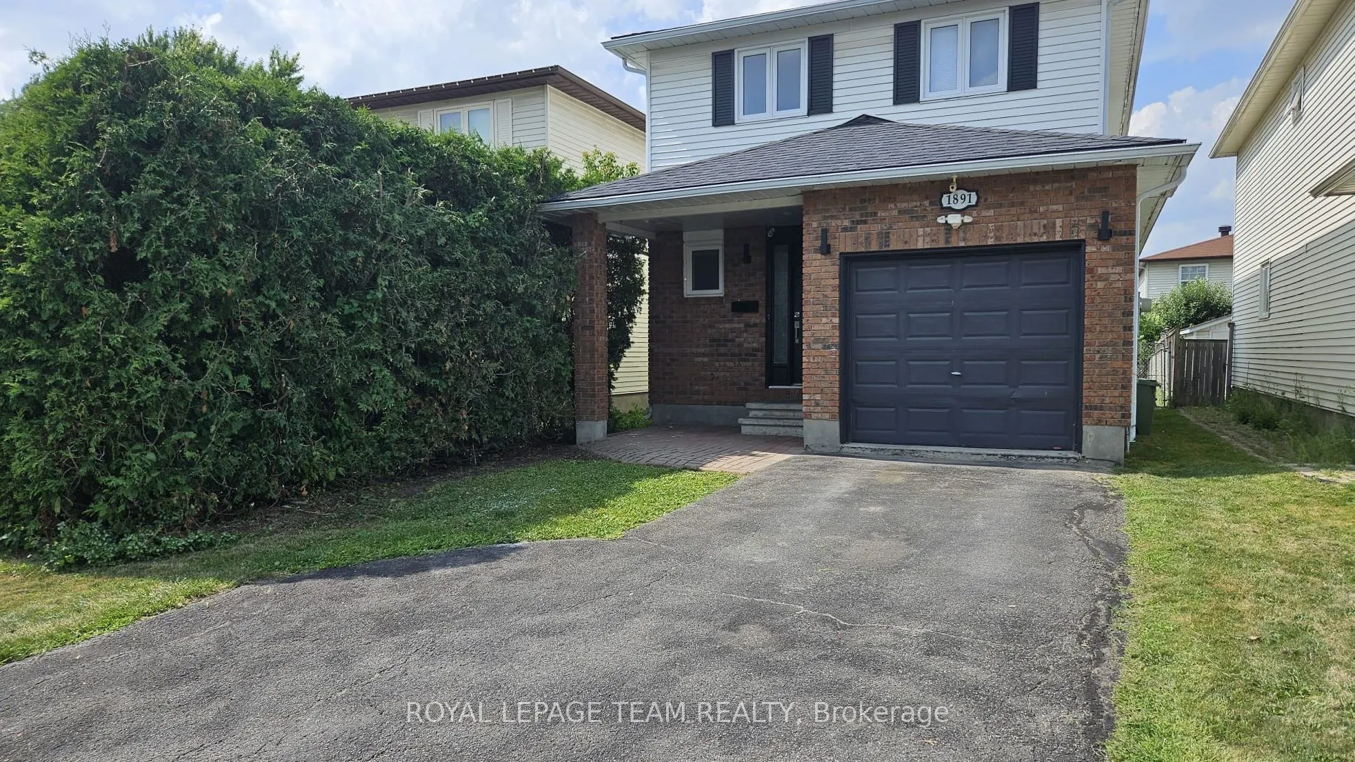 1891 Longman Crescent