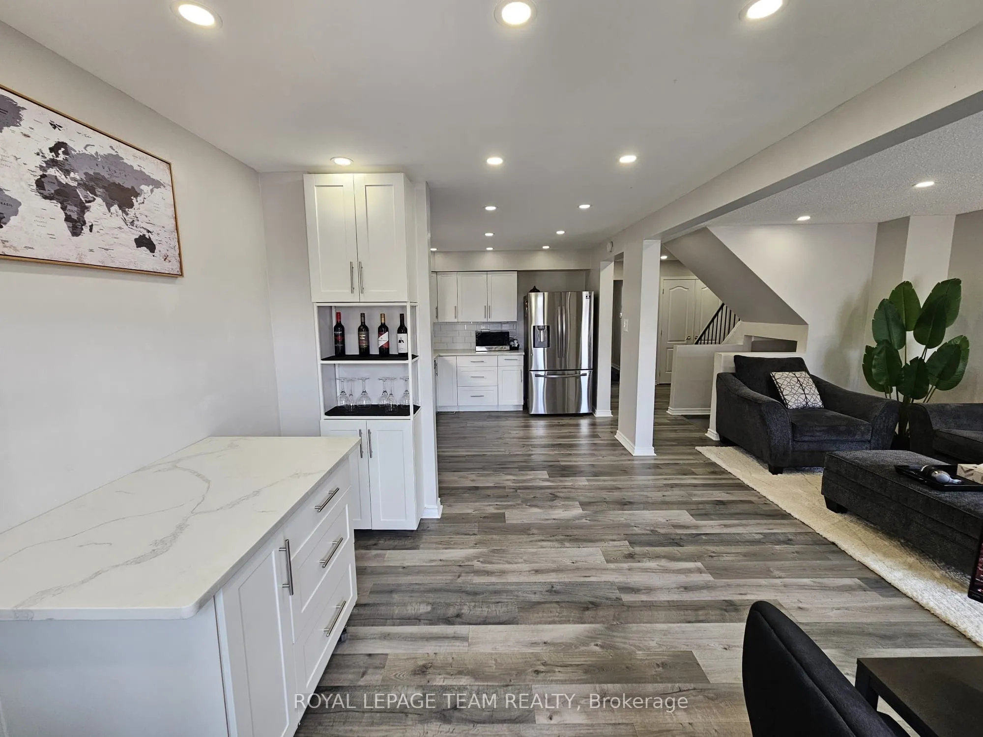 1891 Longman Crescent