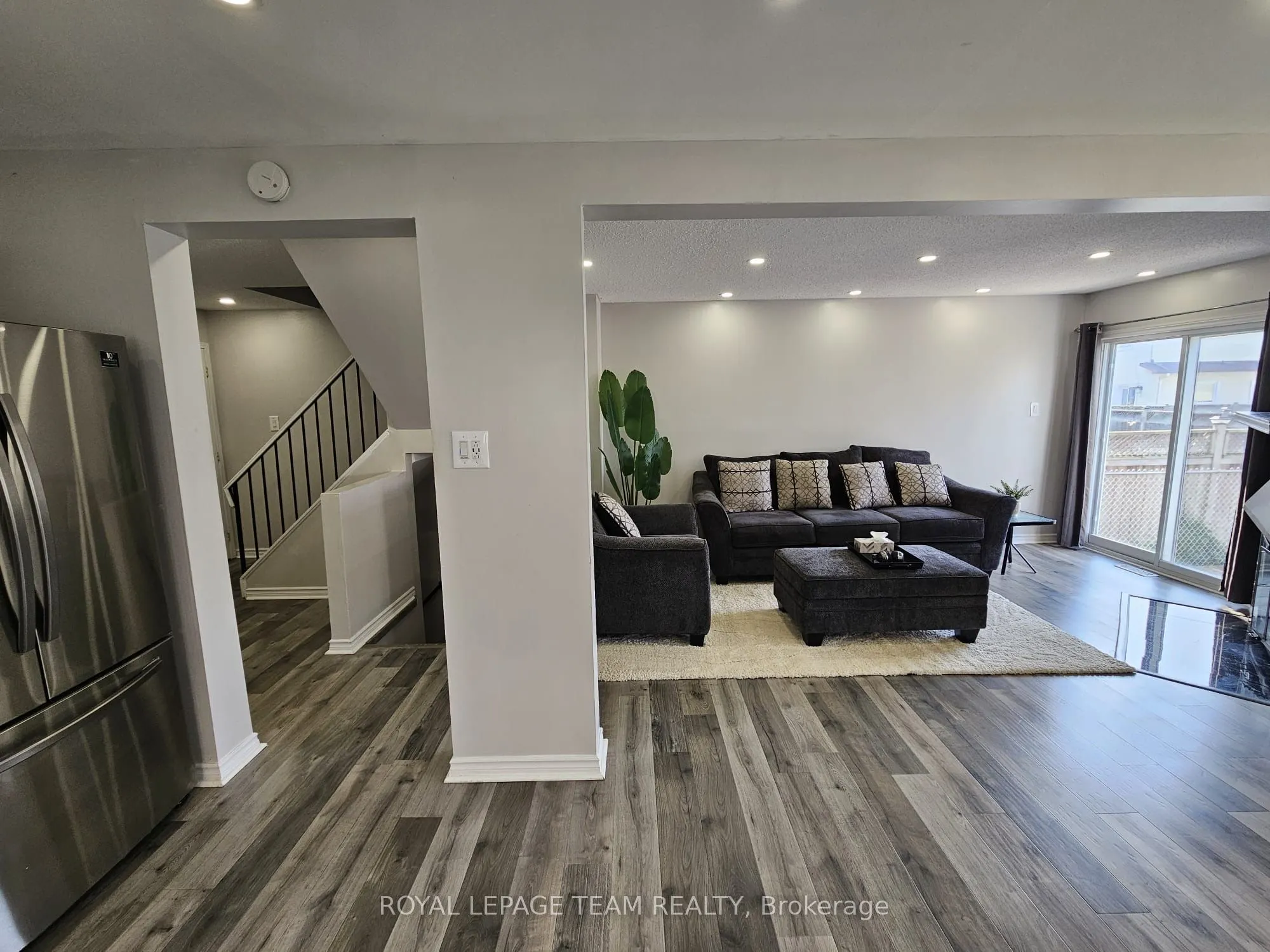1891 Longman Crescent