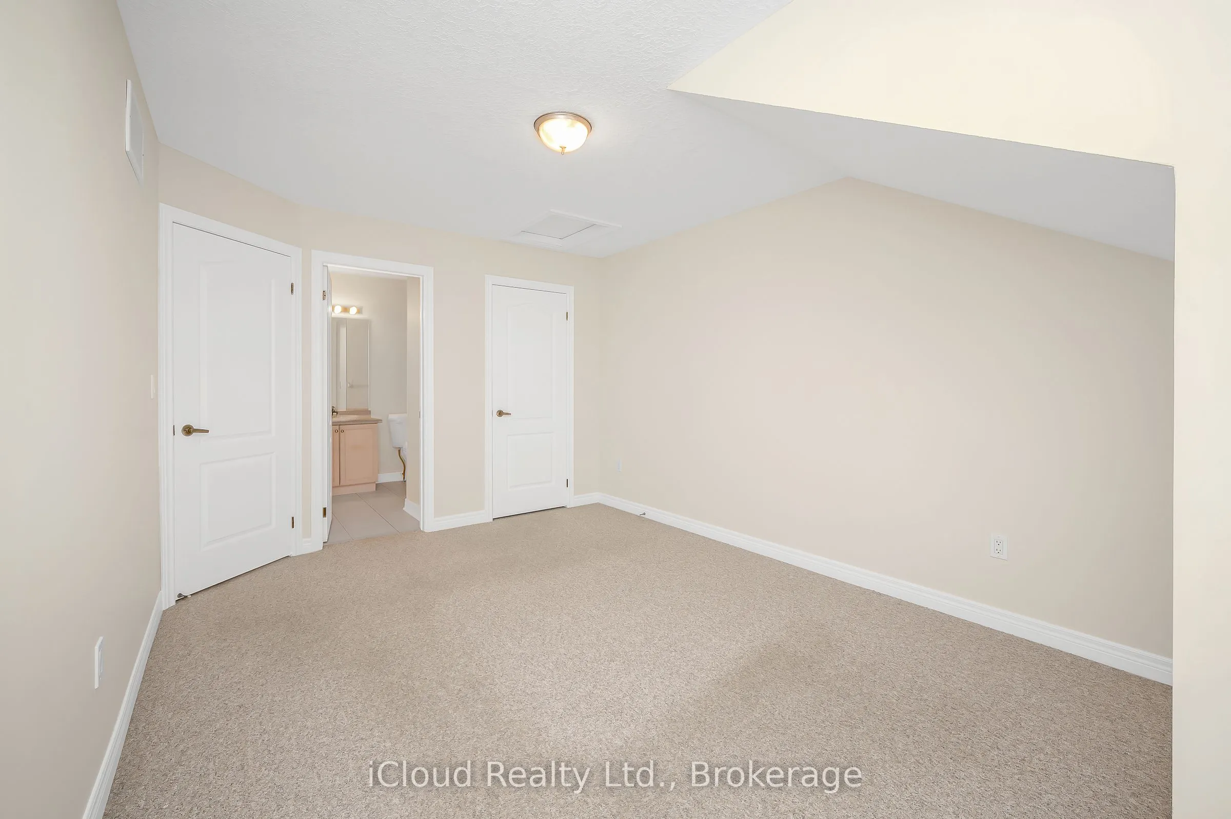 40 Wesleyan Court, #45
