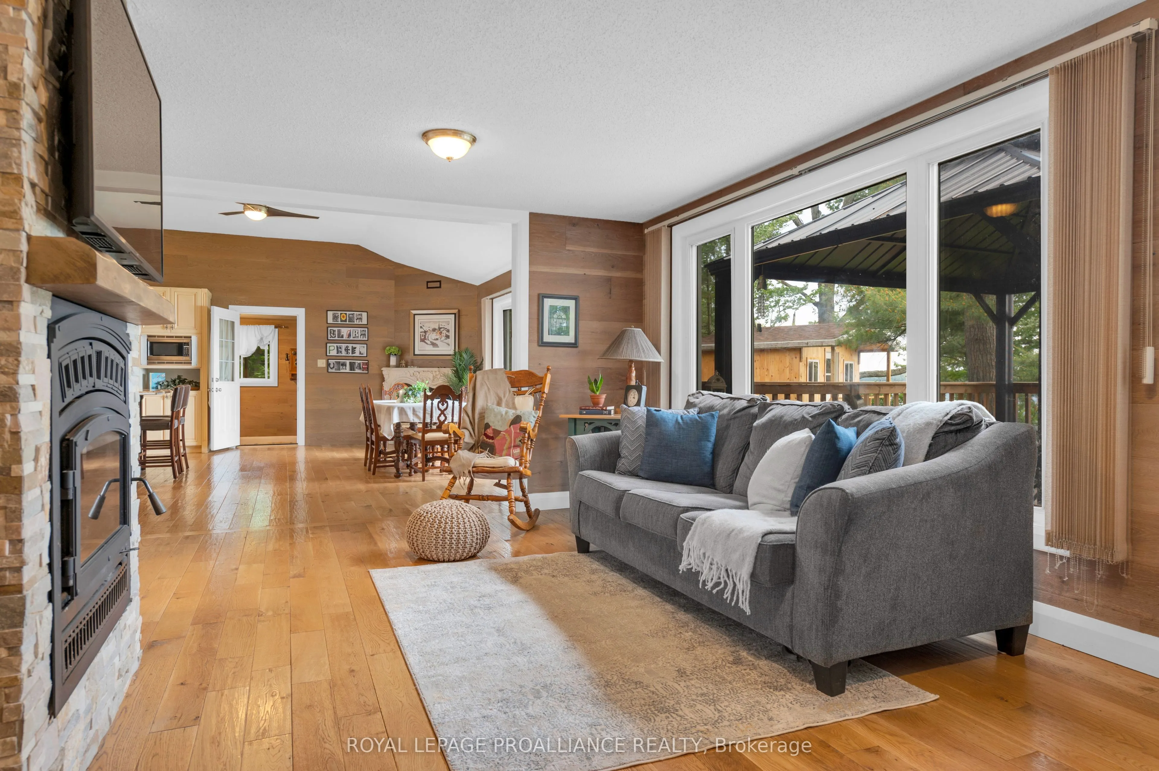 304 Lakeview Lane