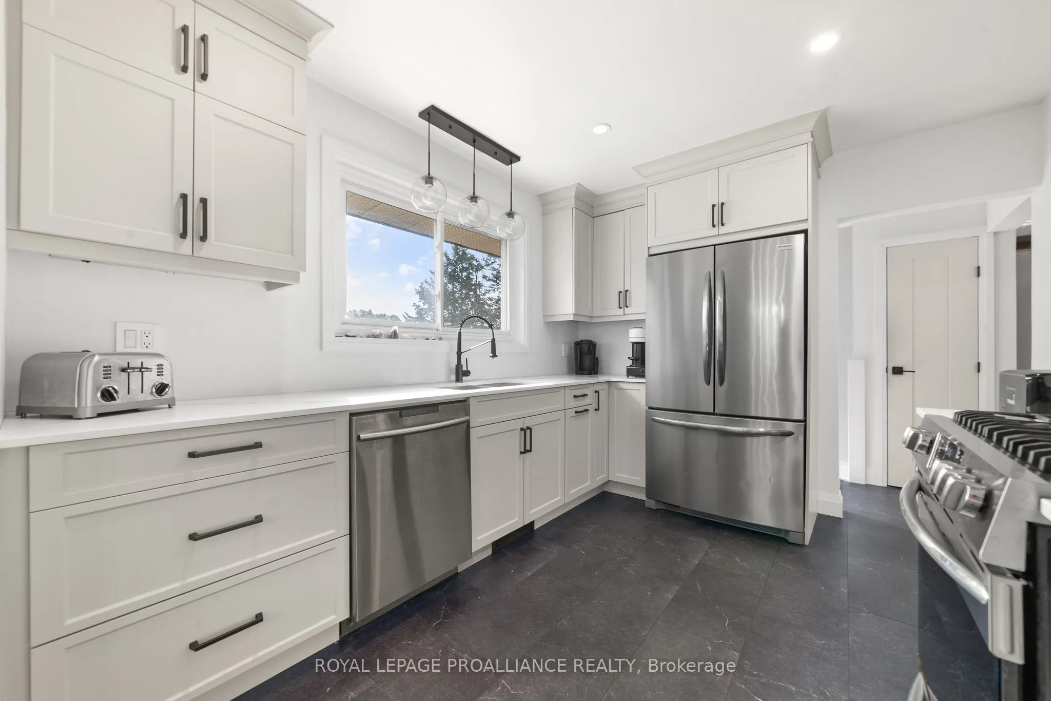 206 ELMWOOD Drive