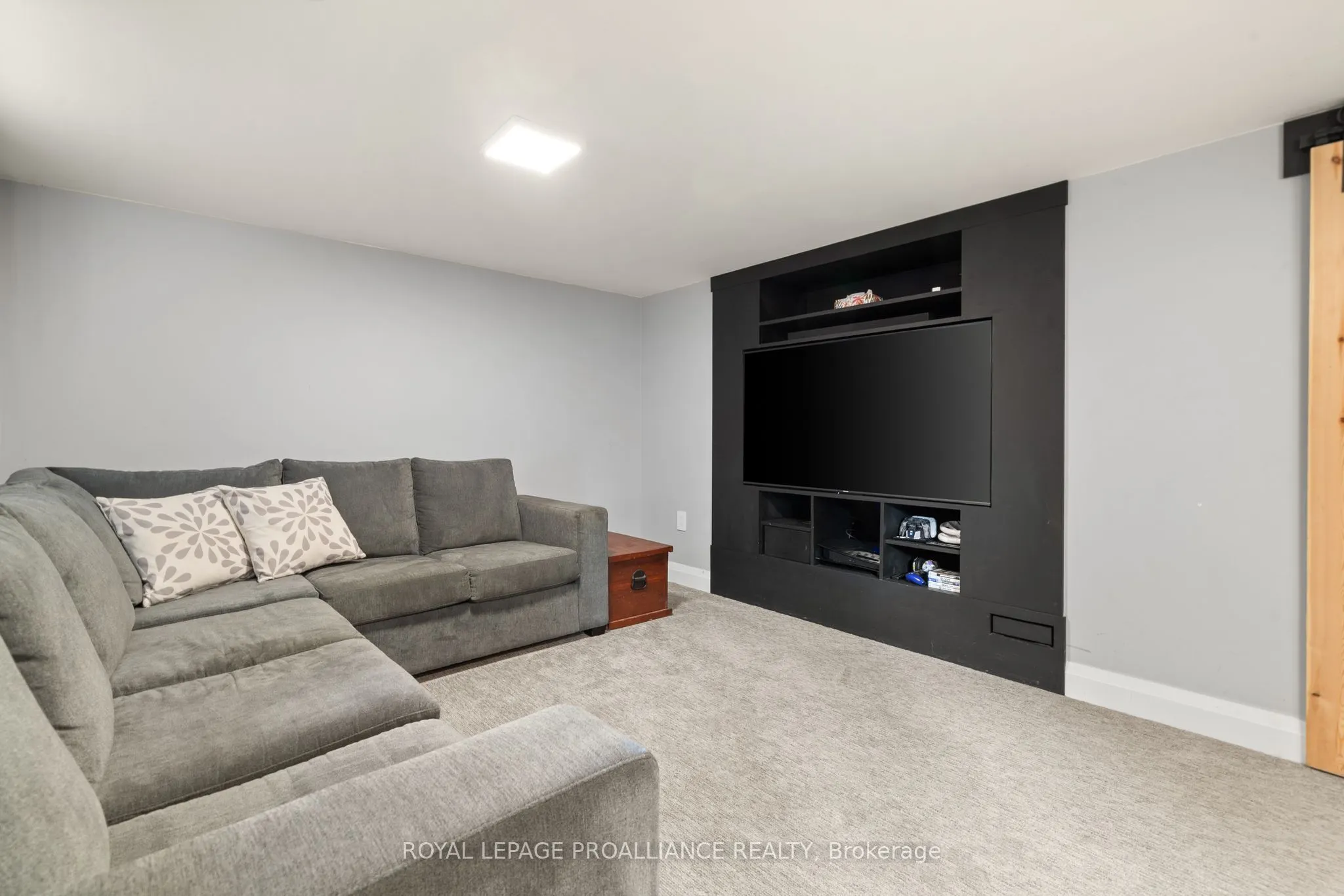206 ELMWOOD Drive