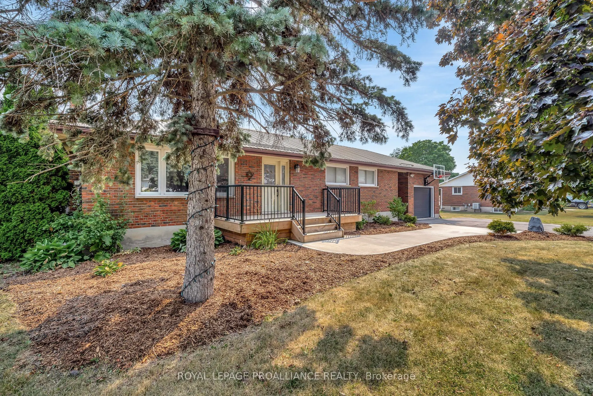 206 ELMWOOD Drive