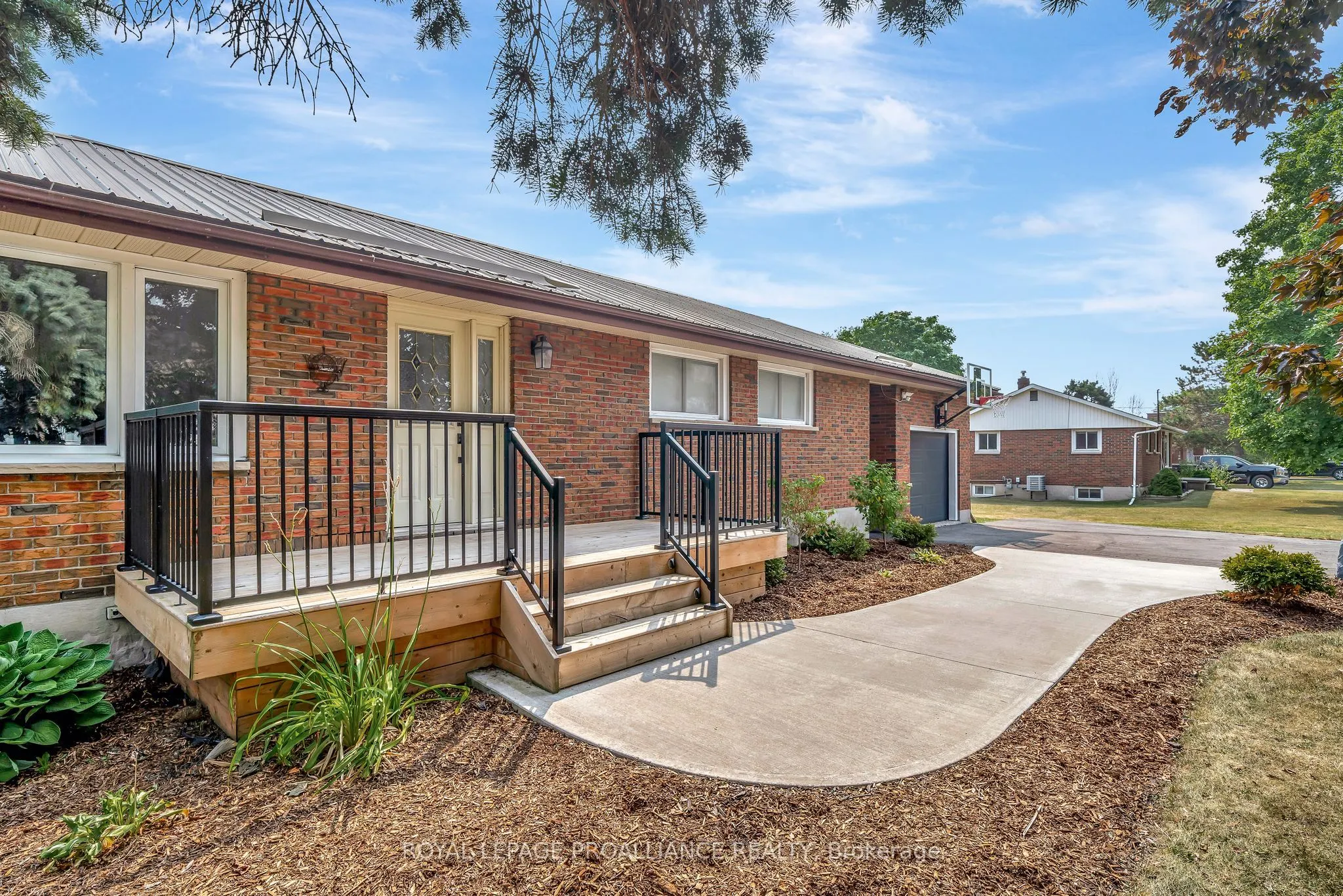 206 ELMWOOD Drive