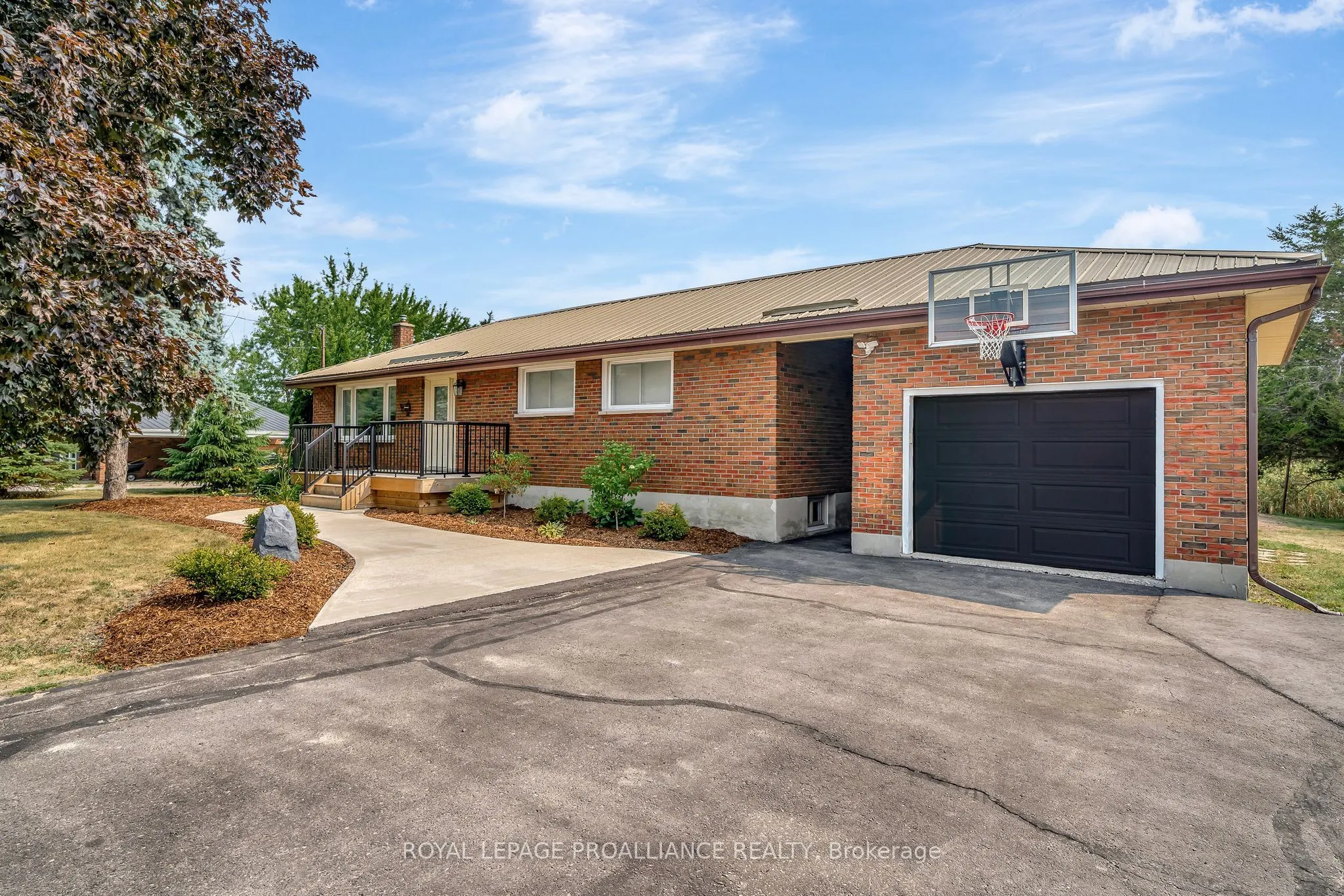 206 ELMWOOD Drive