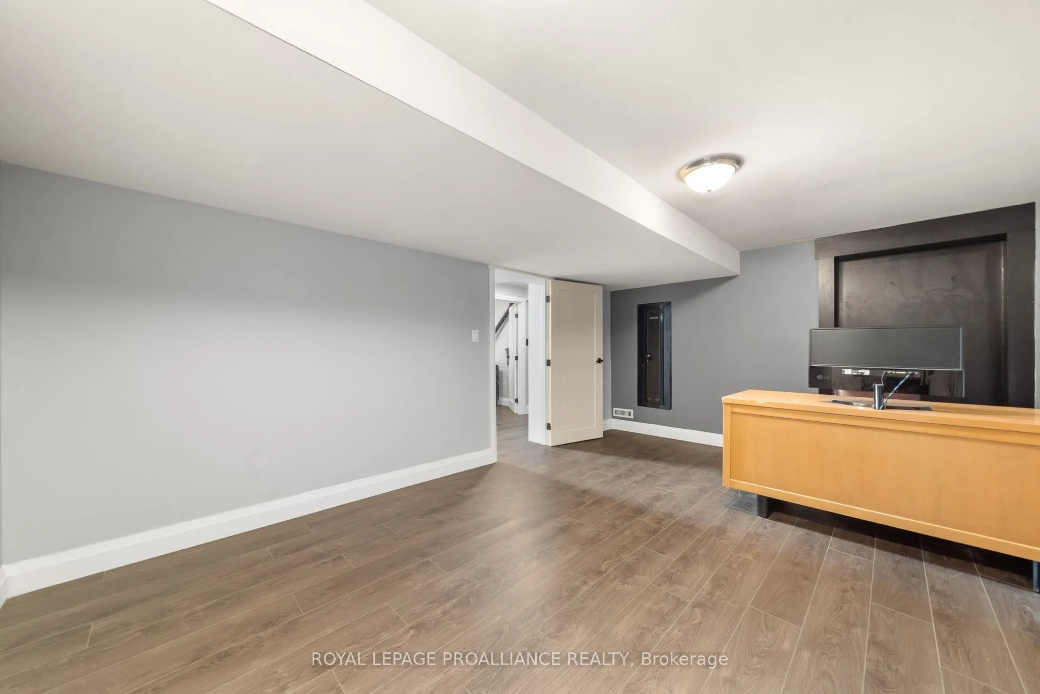 206 ELMWOOD Drive