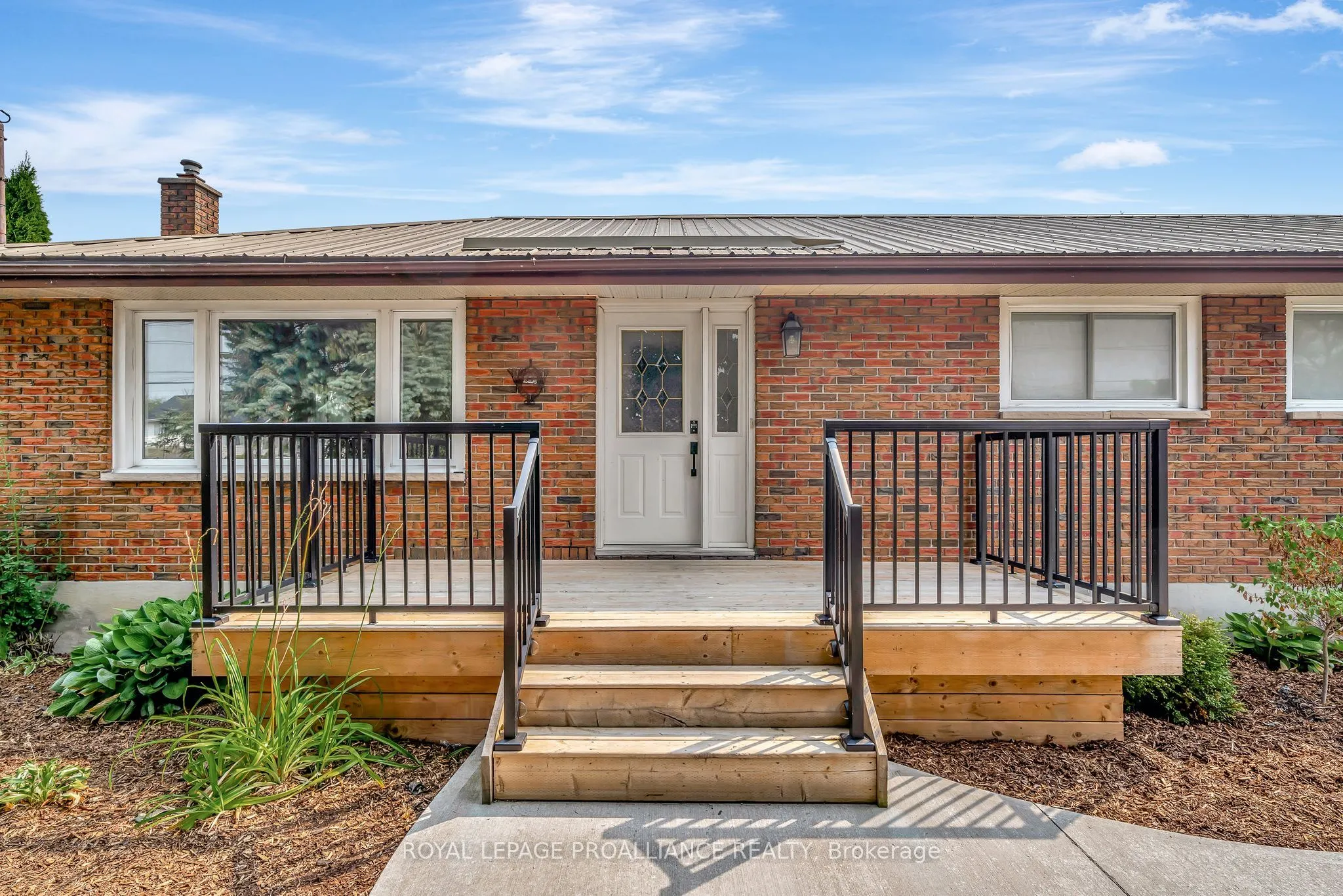 206 ELMWOOD Drive