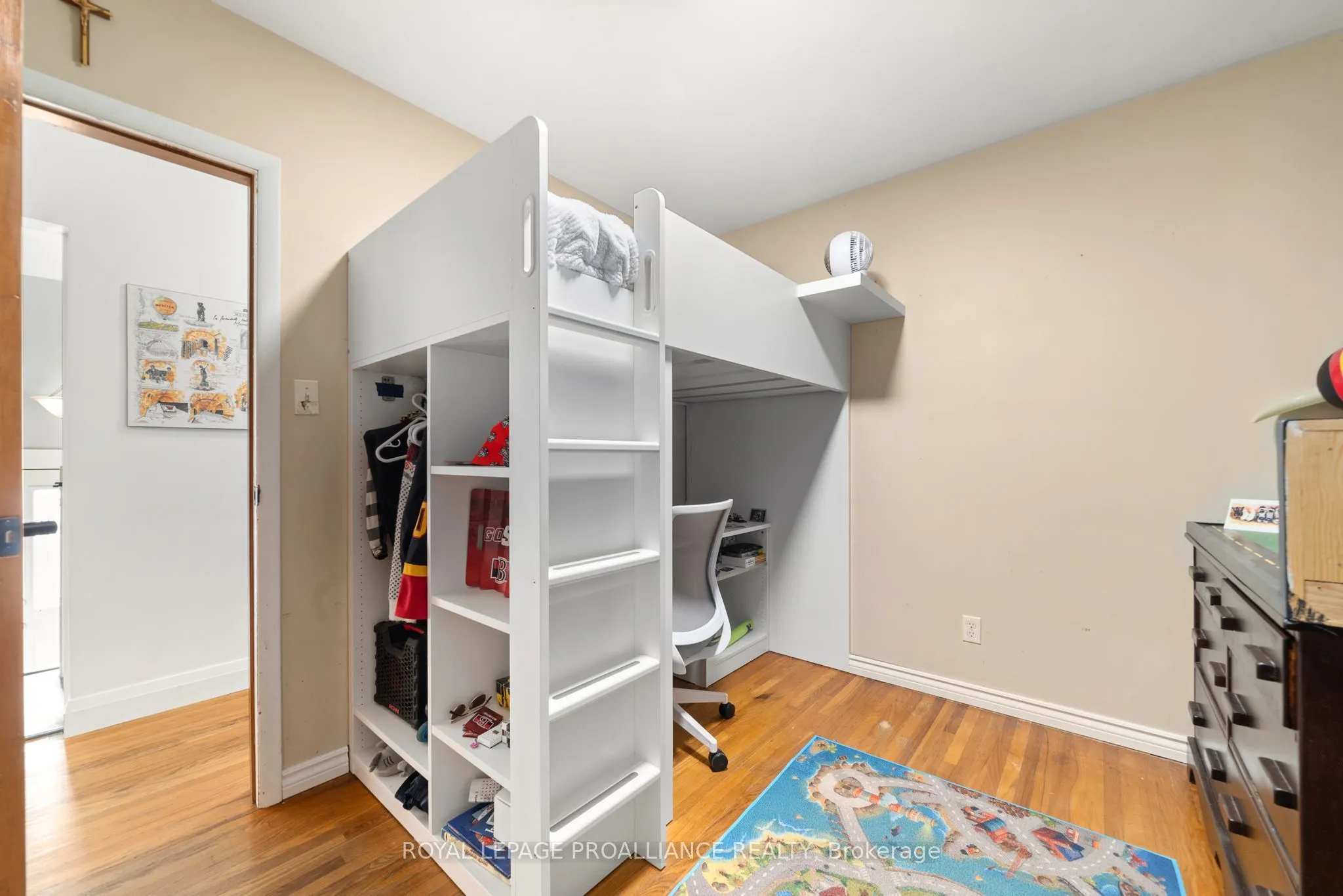 206 ELMWOOD Drive