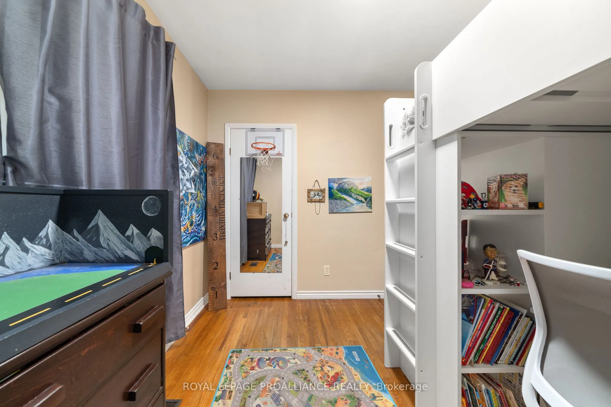 206 ELMWOOD Drive
