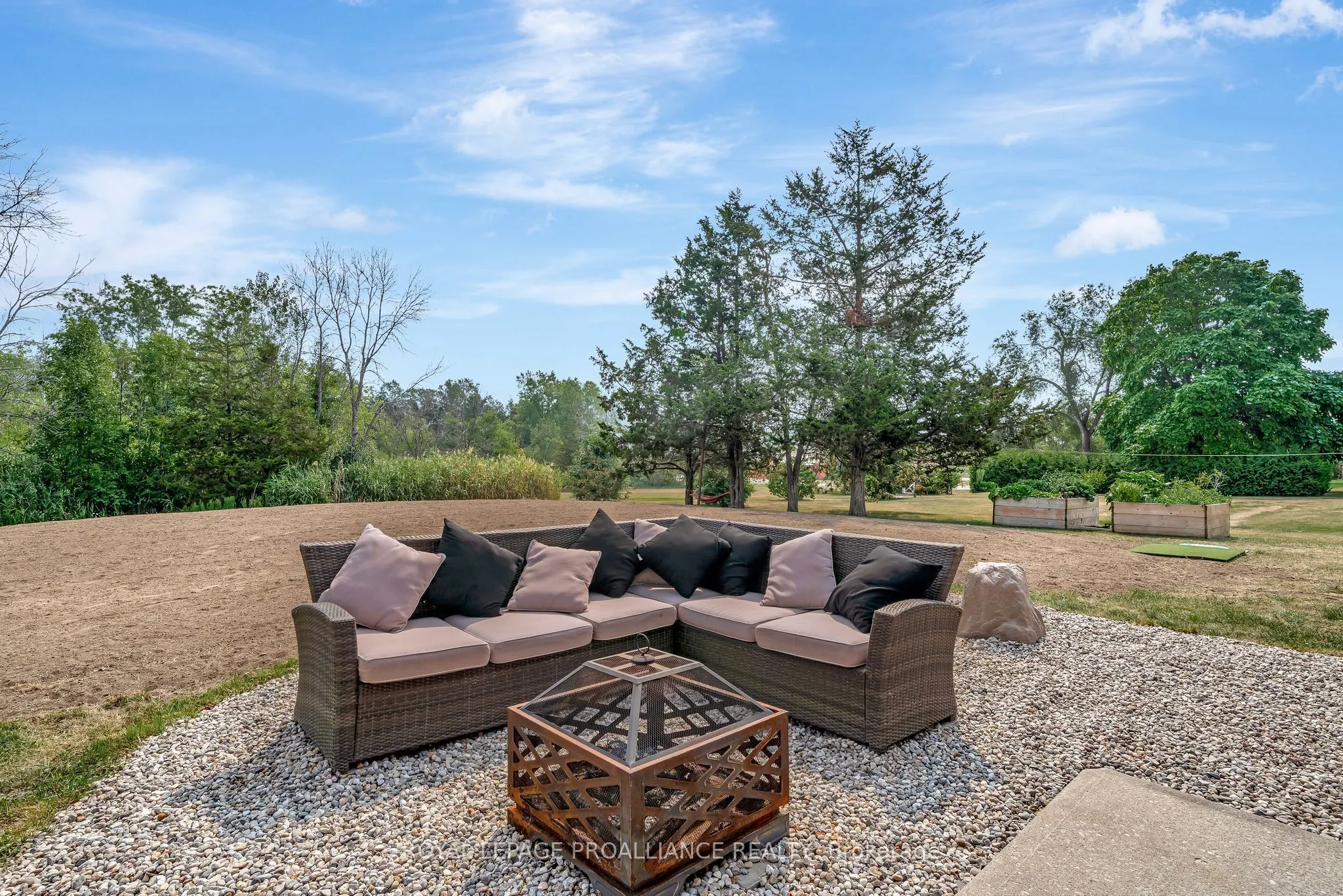 206 ELMWOOD Drive