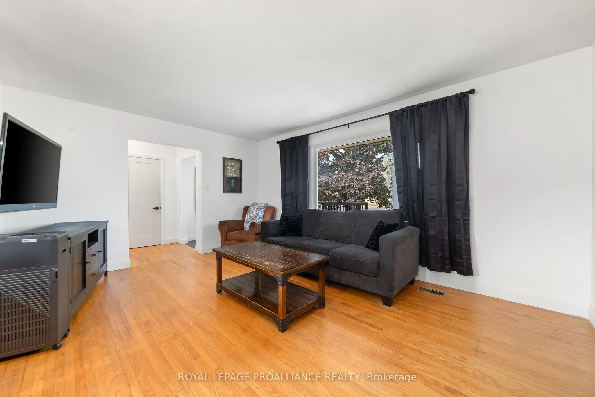 206 ELMWOOD Drive