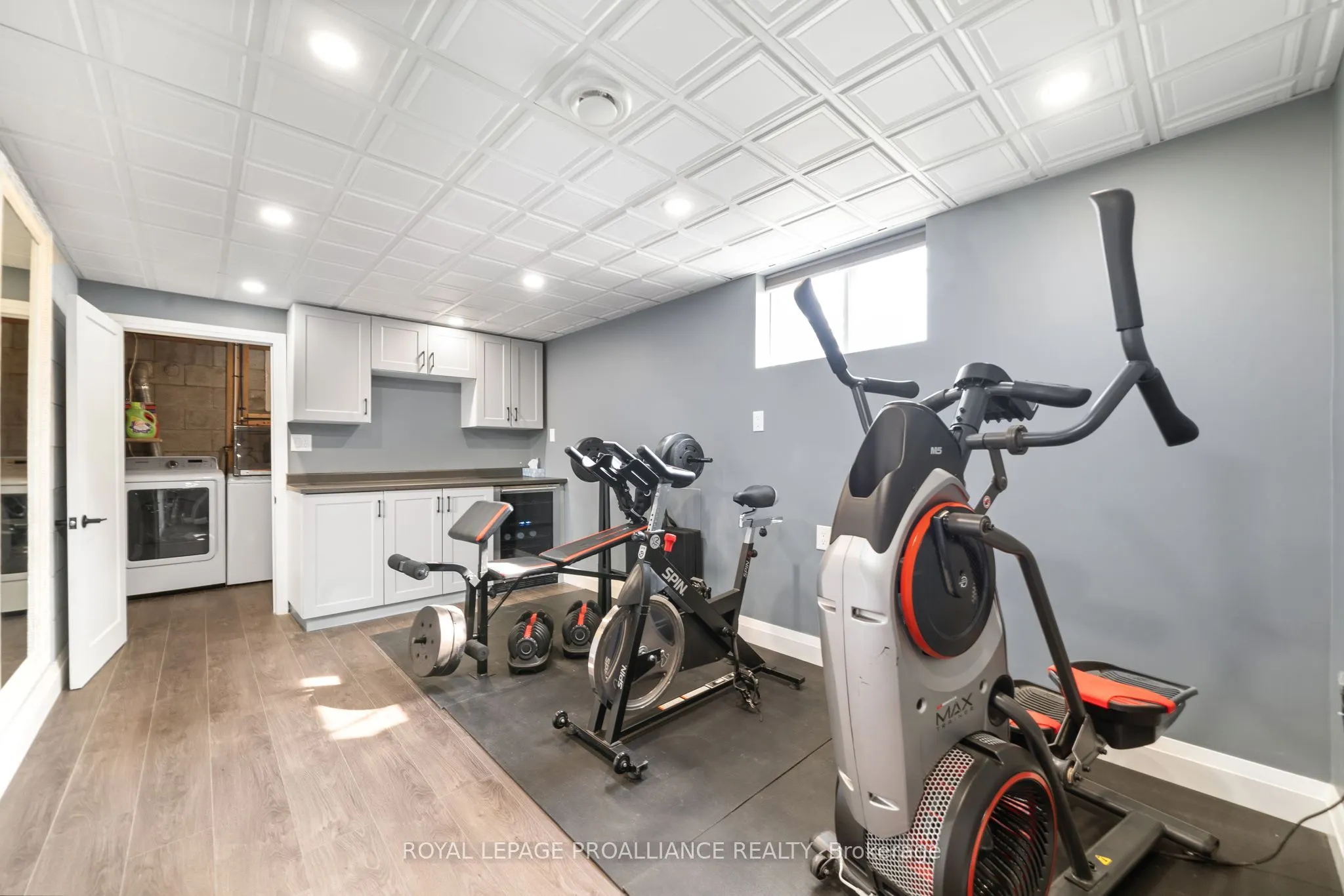 206 ELMWOOD Drive
