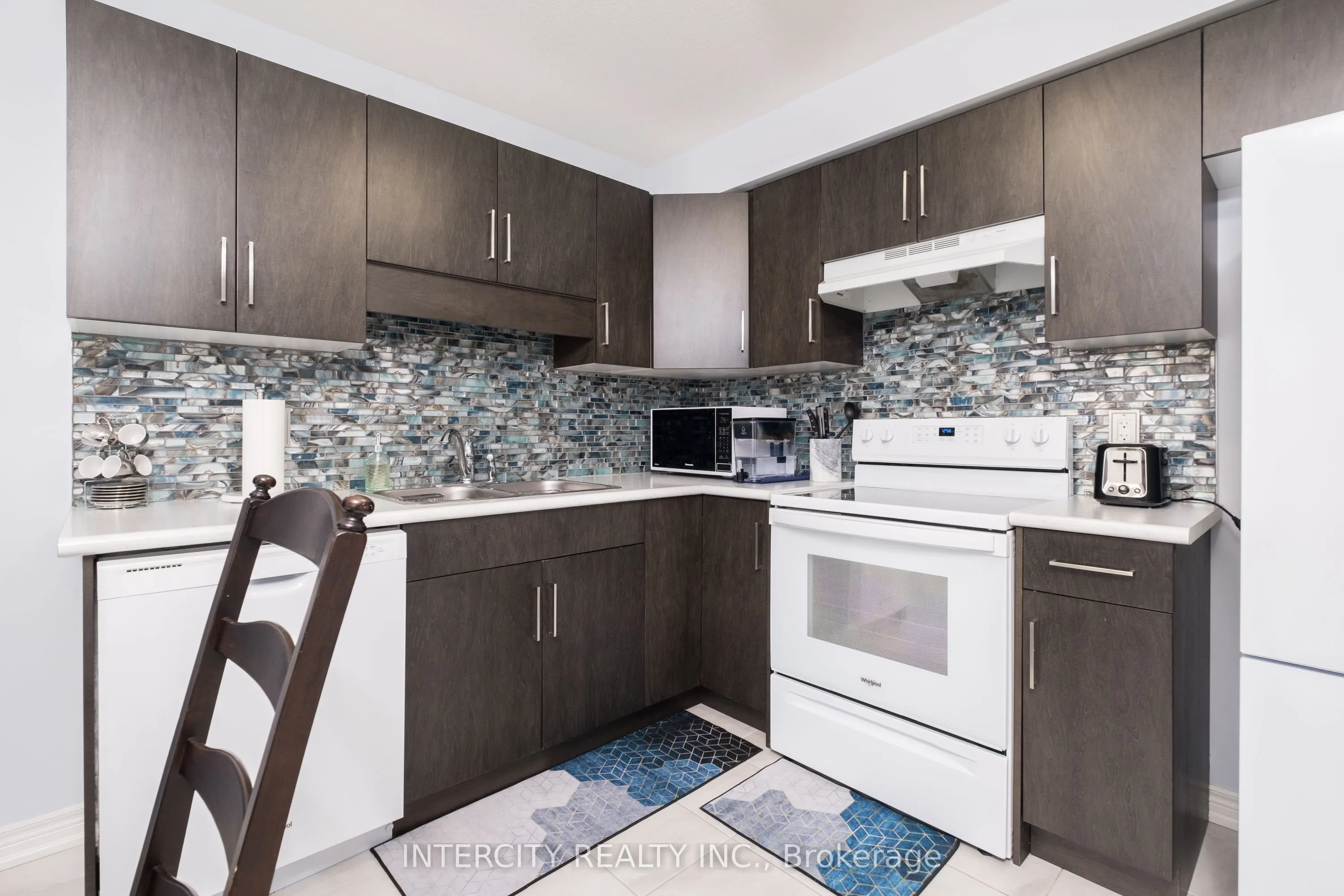 7945 Oldfield Road, #13