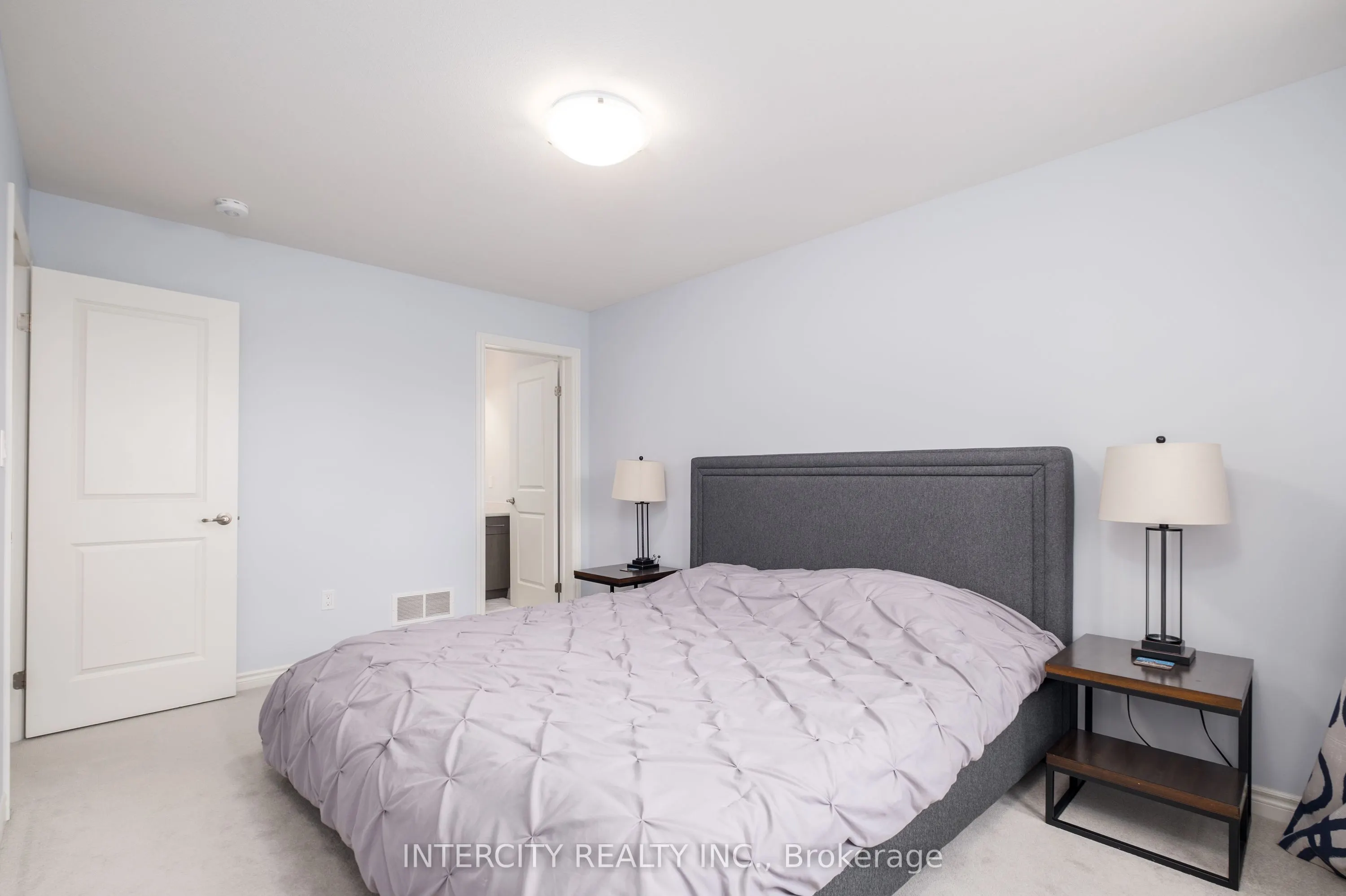 7945 Oldfield Road, #13