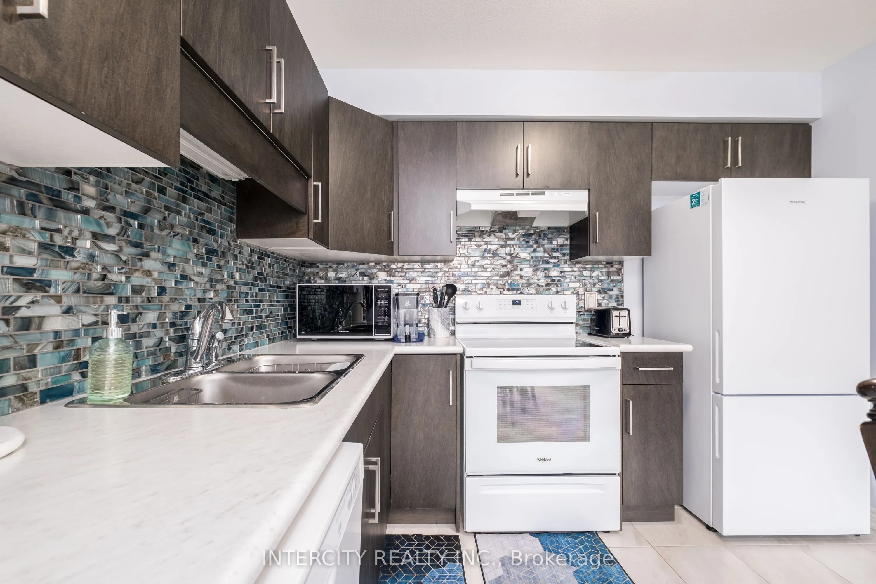 7945 Oldfield Road, #13