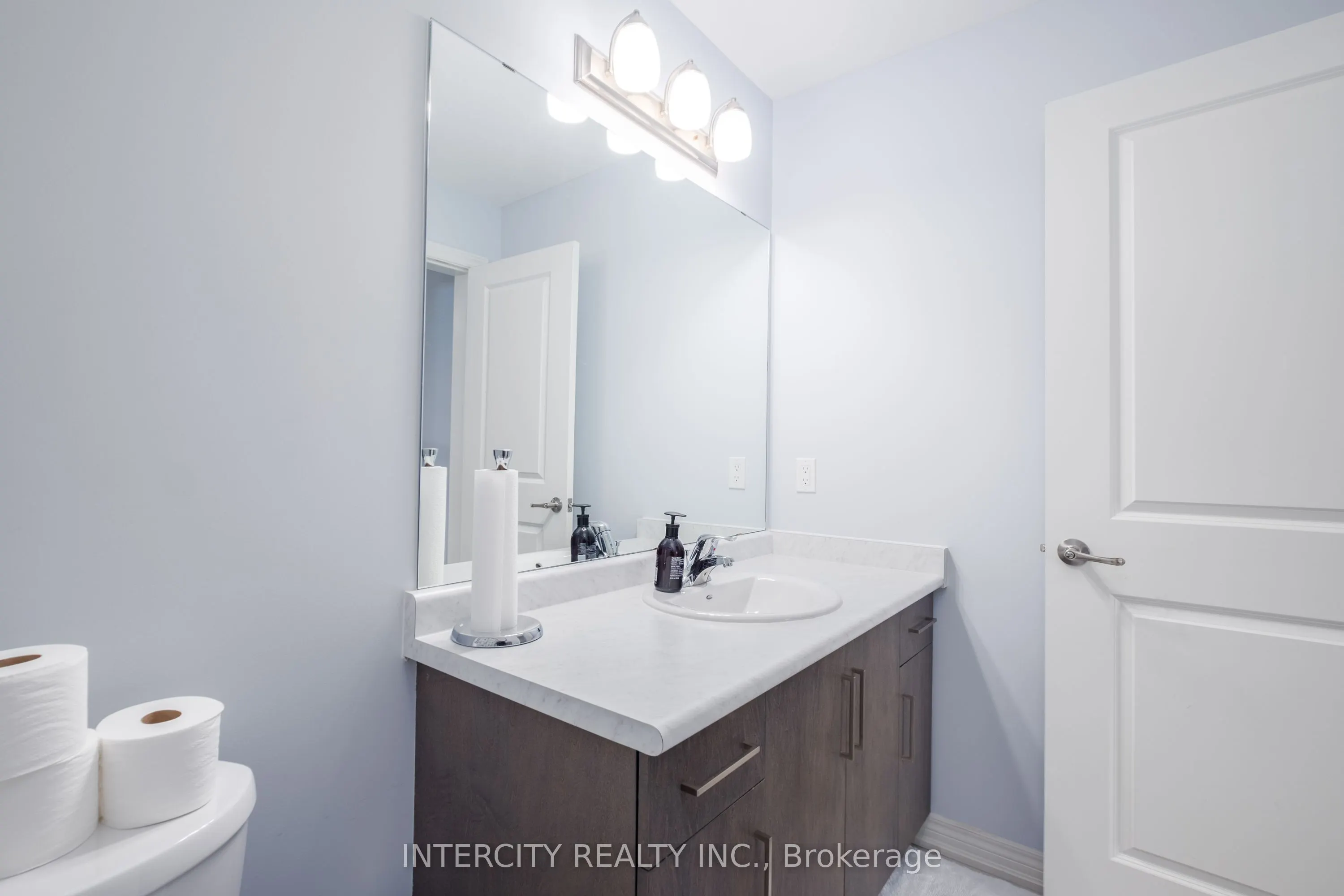7945 Oldfield Road, #13