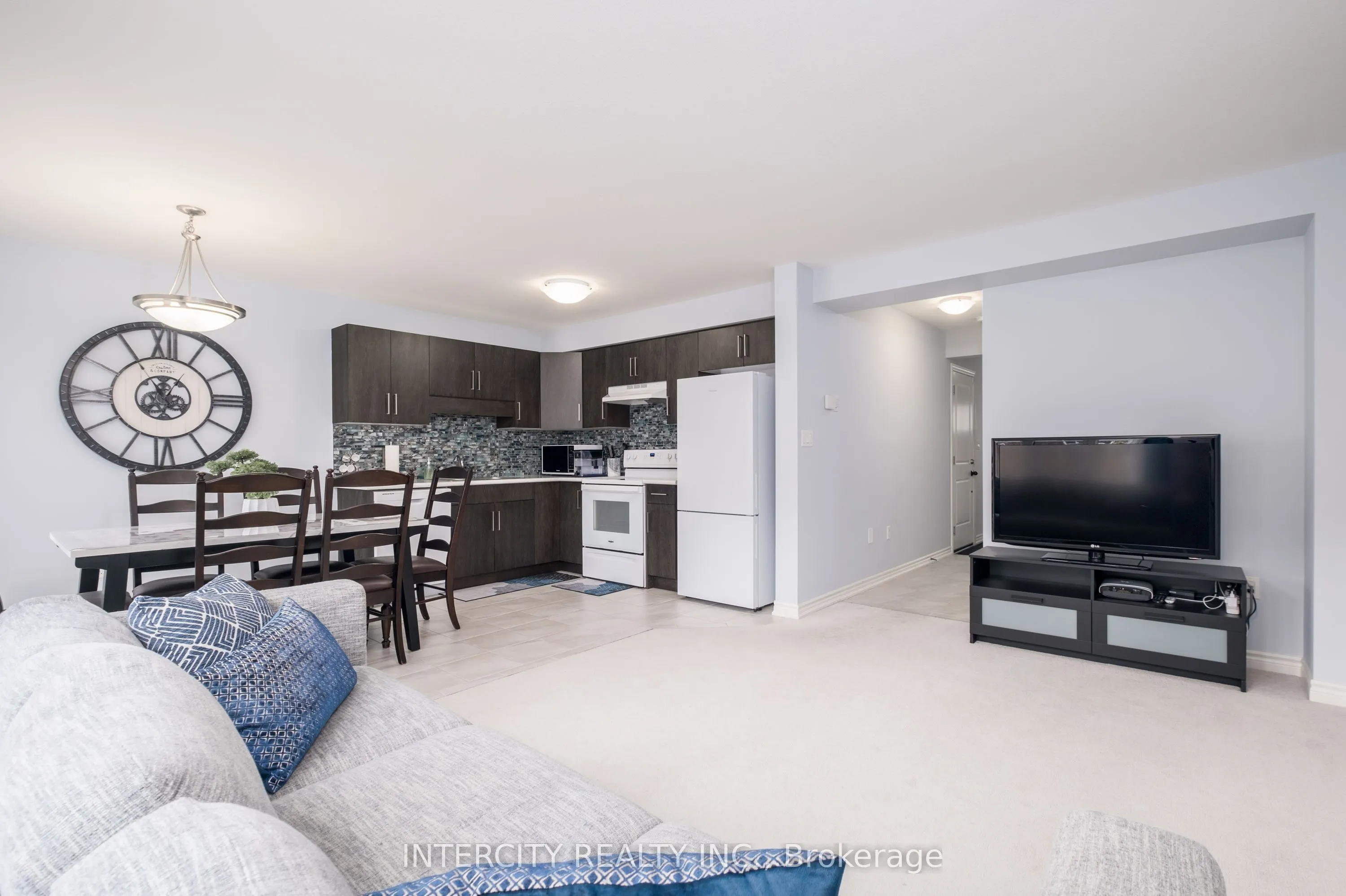 7945 Oldfield Road, #13