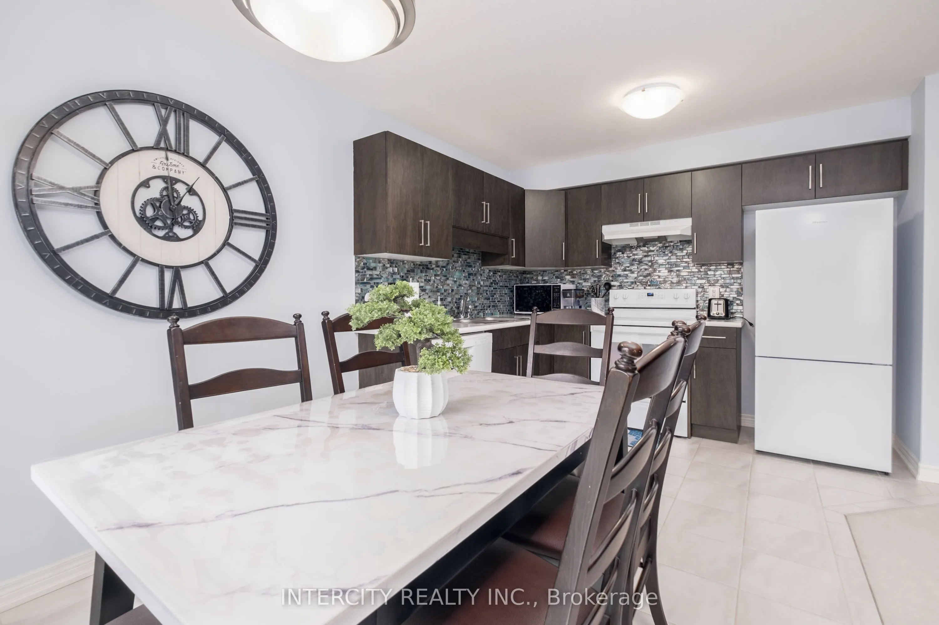 7945 Oldfield Road, #13