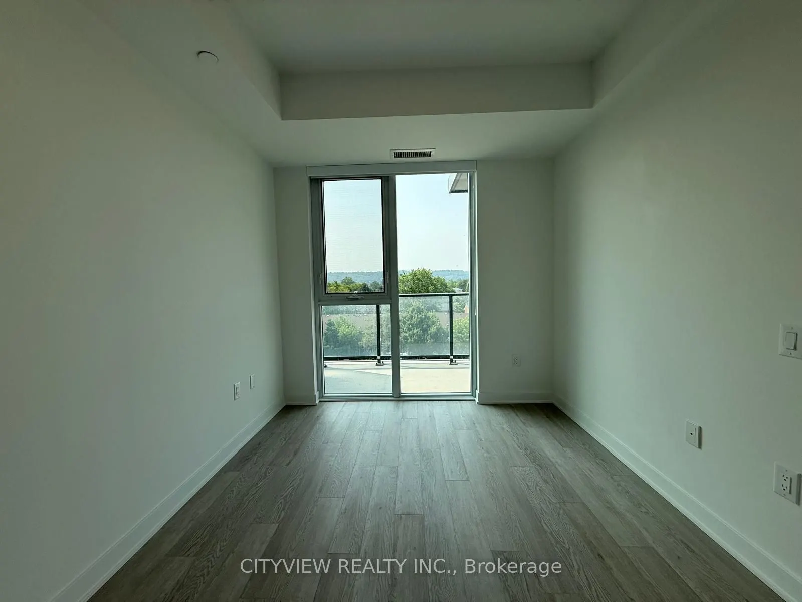 2782 Barton Street E, #406