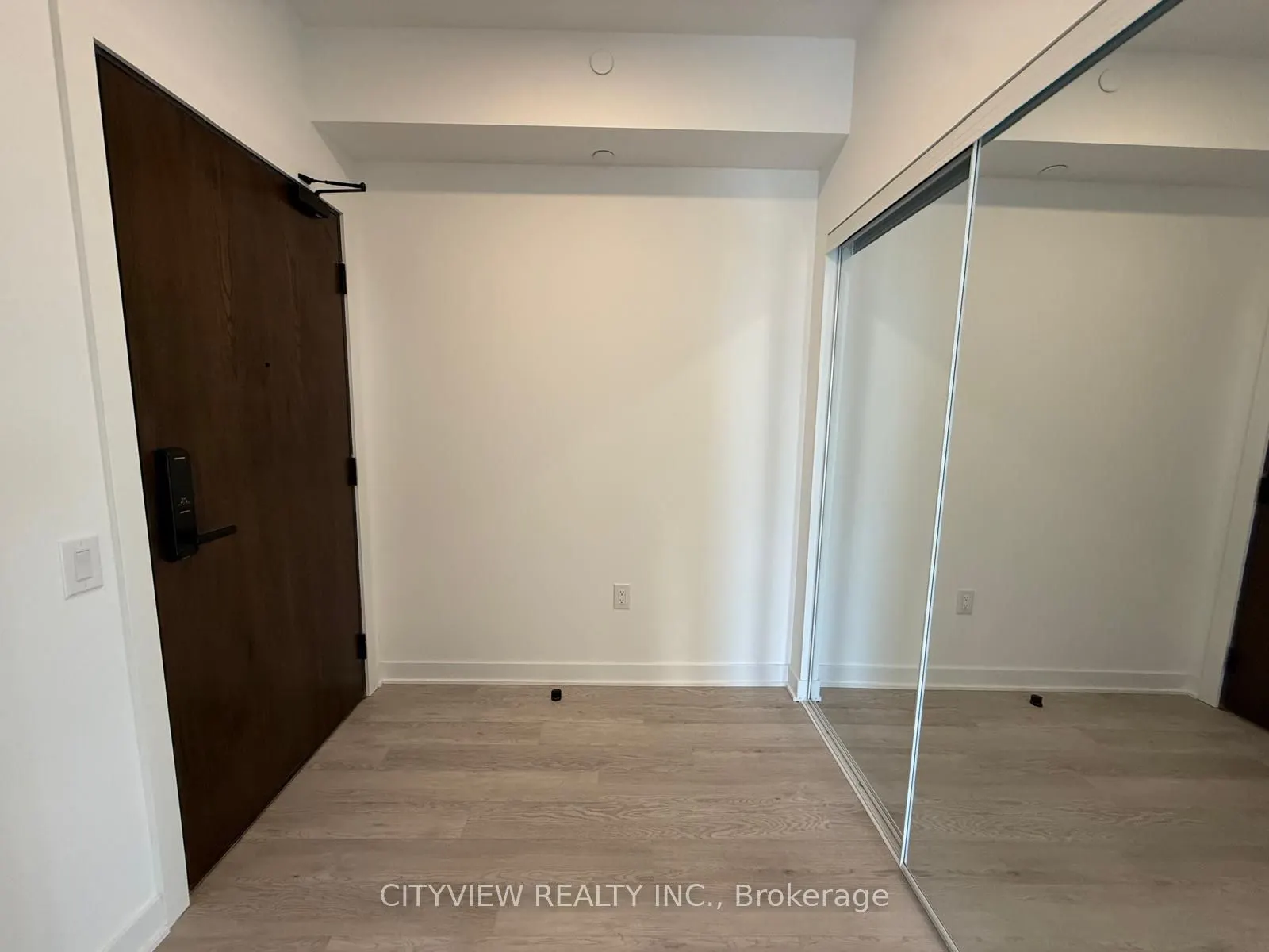 2782 Barton Street E, #406