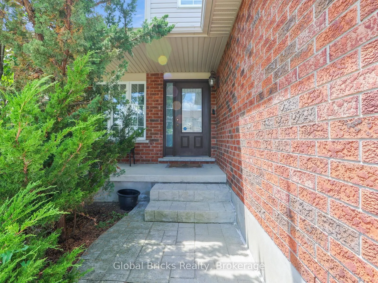 11 Pebblecreek Drive S