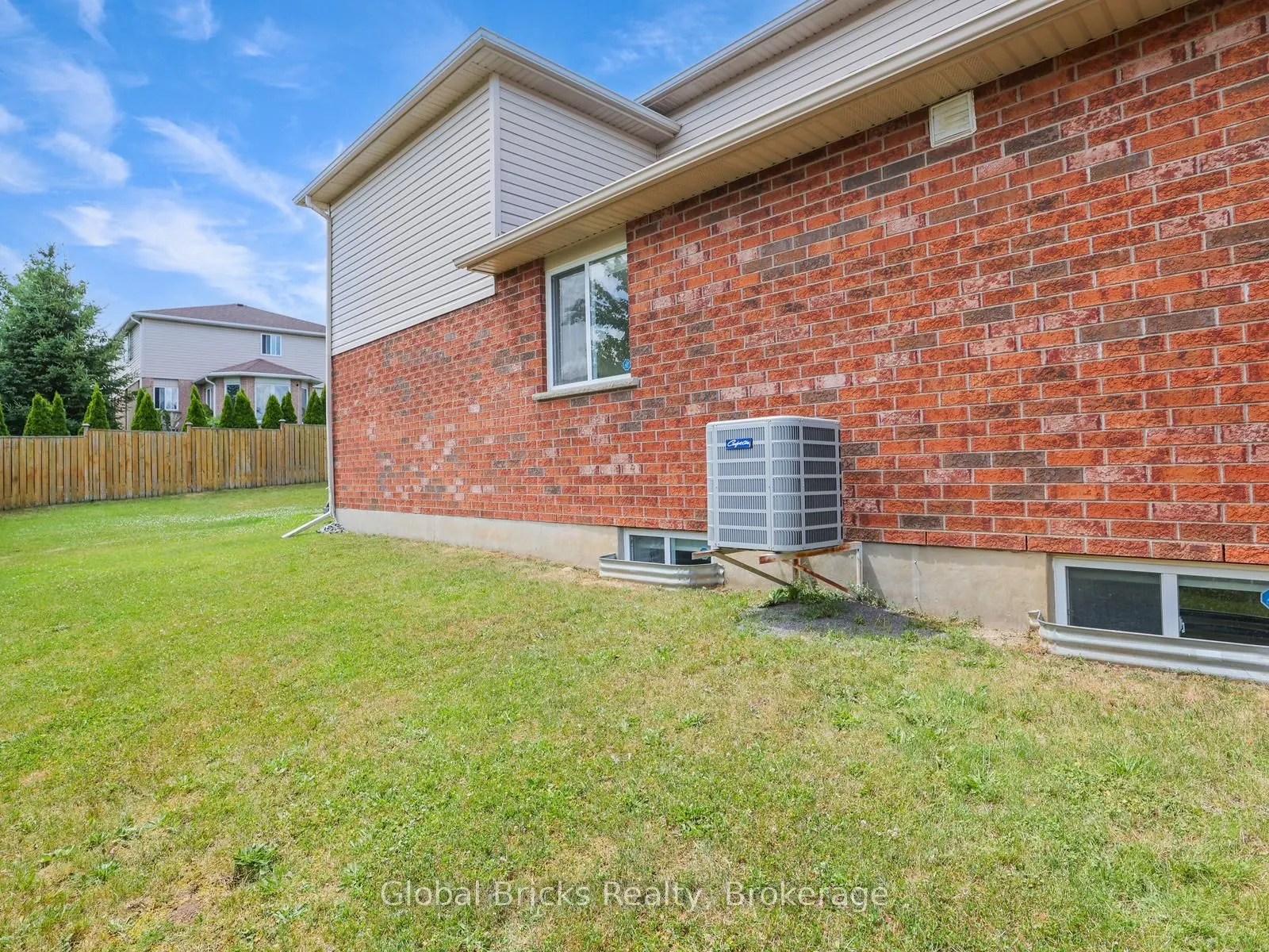 11 Pebblecreek Drive S