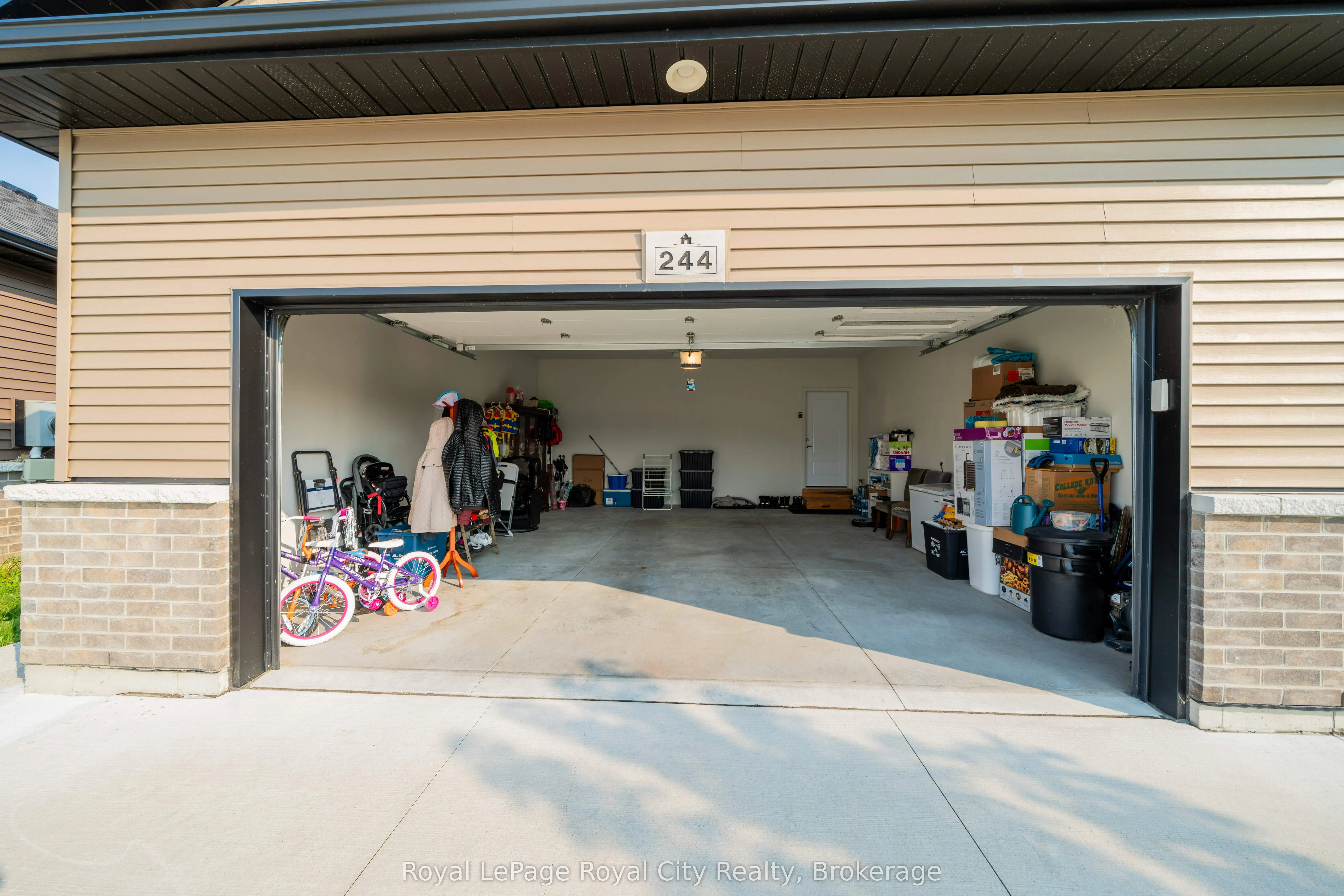 244 Moonstone Crescent