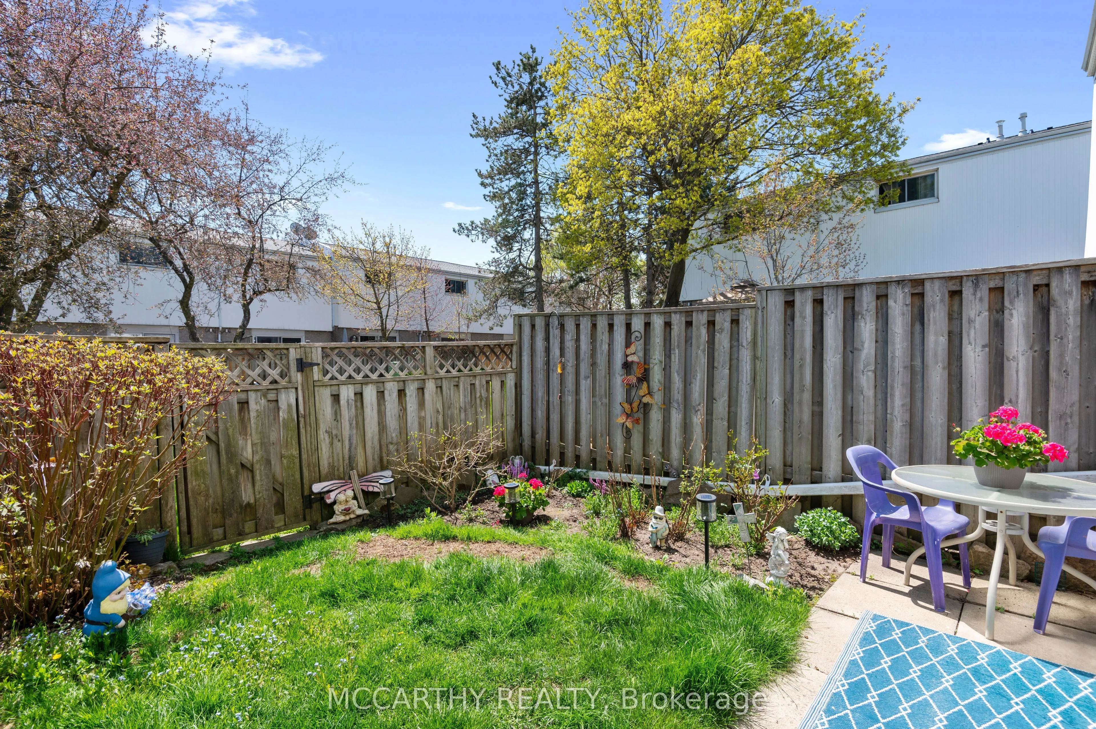 325 William Street, #21