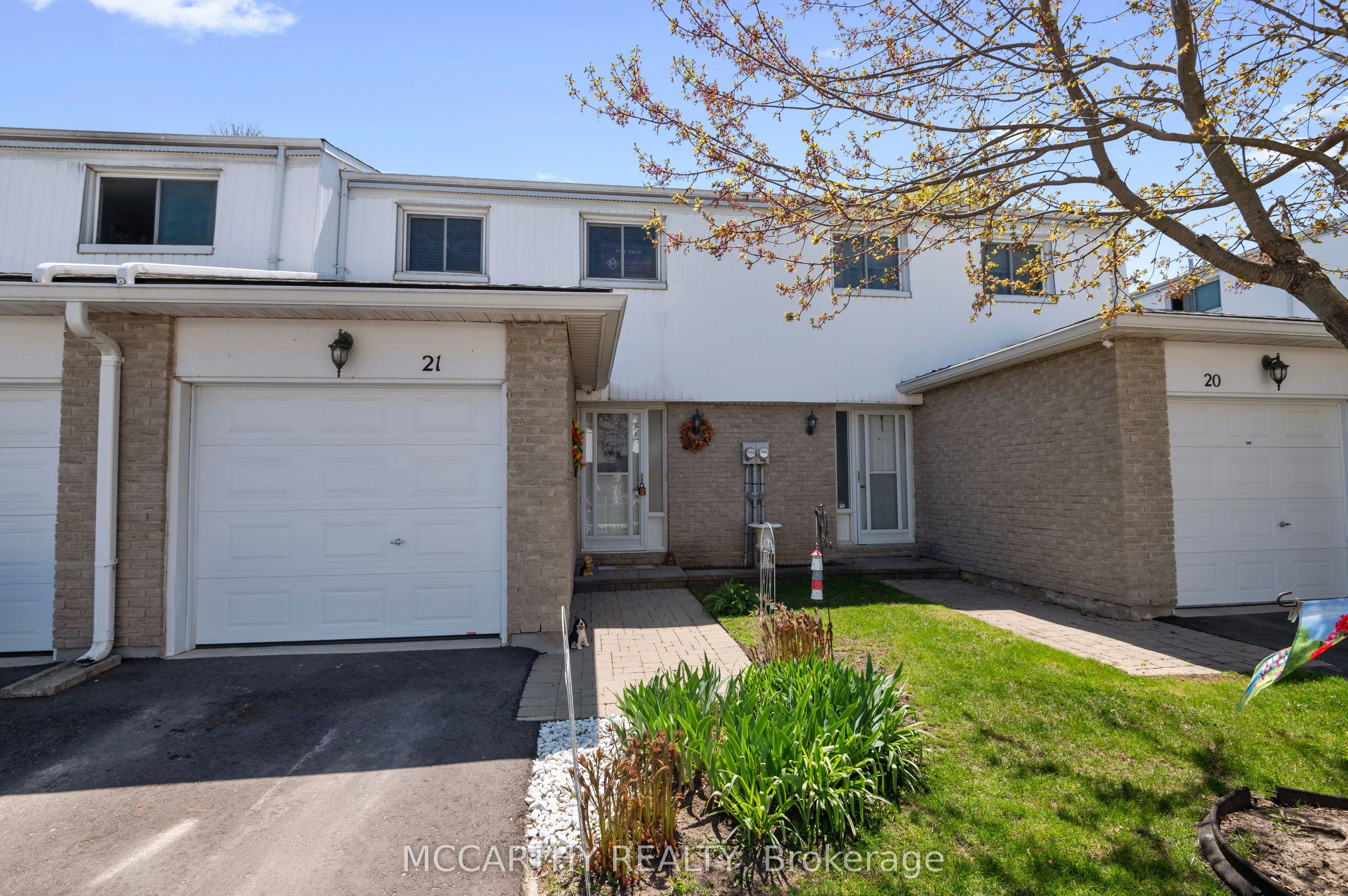 325 William Street, #21