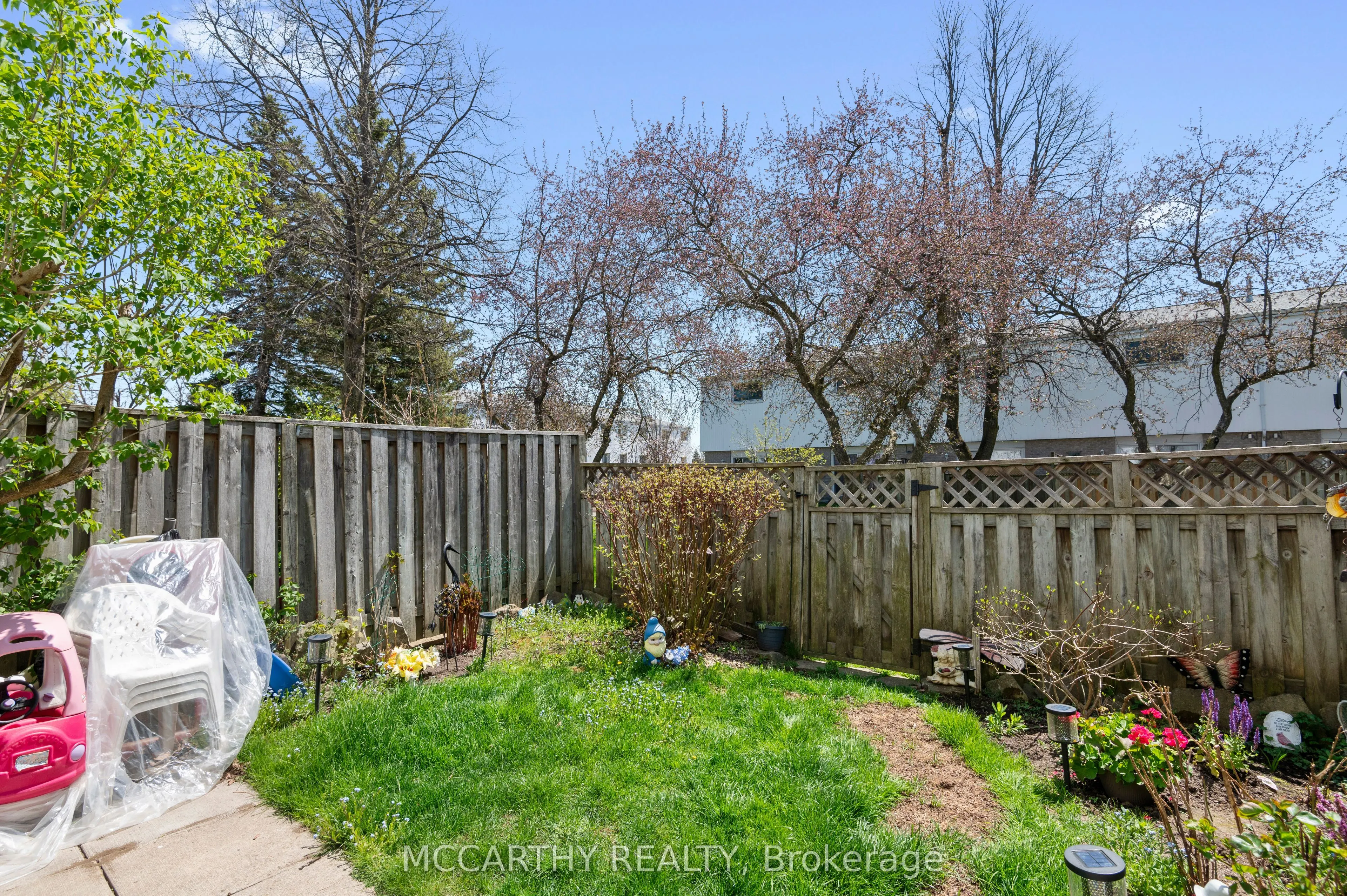325 William Street, #21
