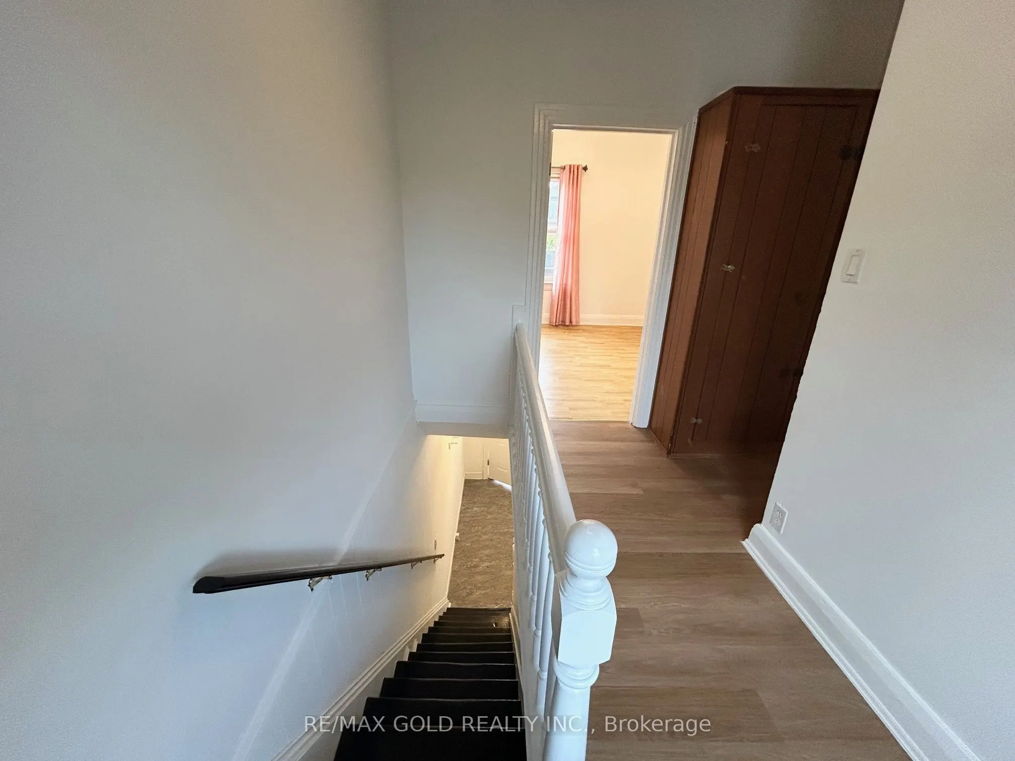 118 Stephen Street N