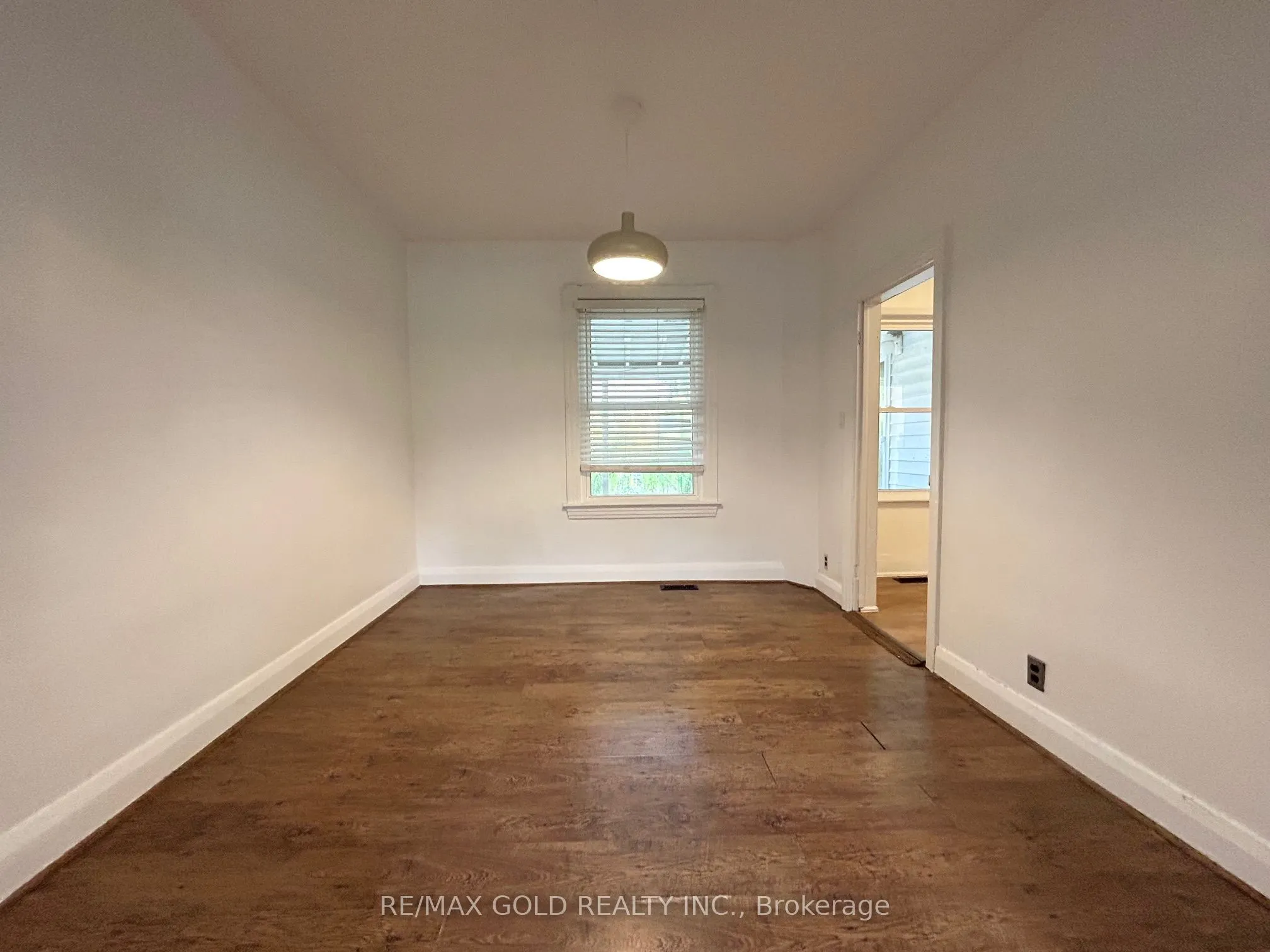 118 Stephen Street N