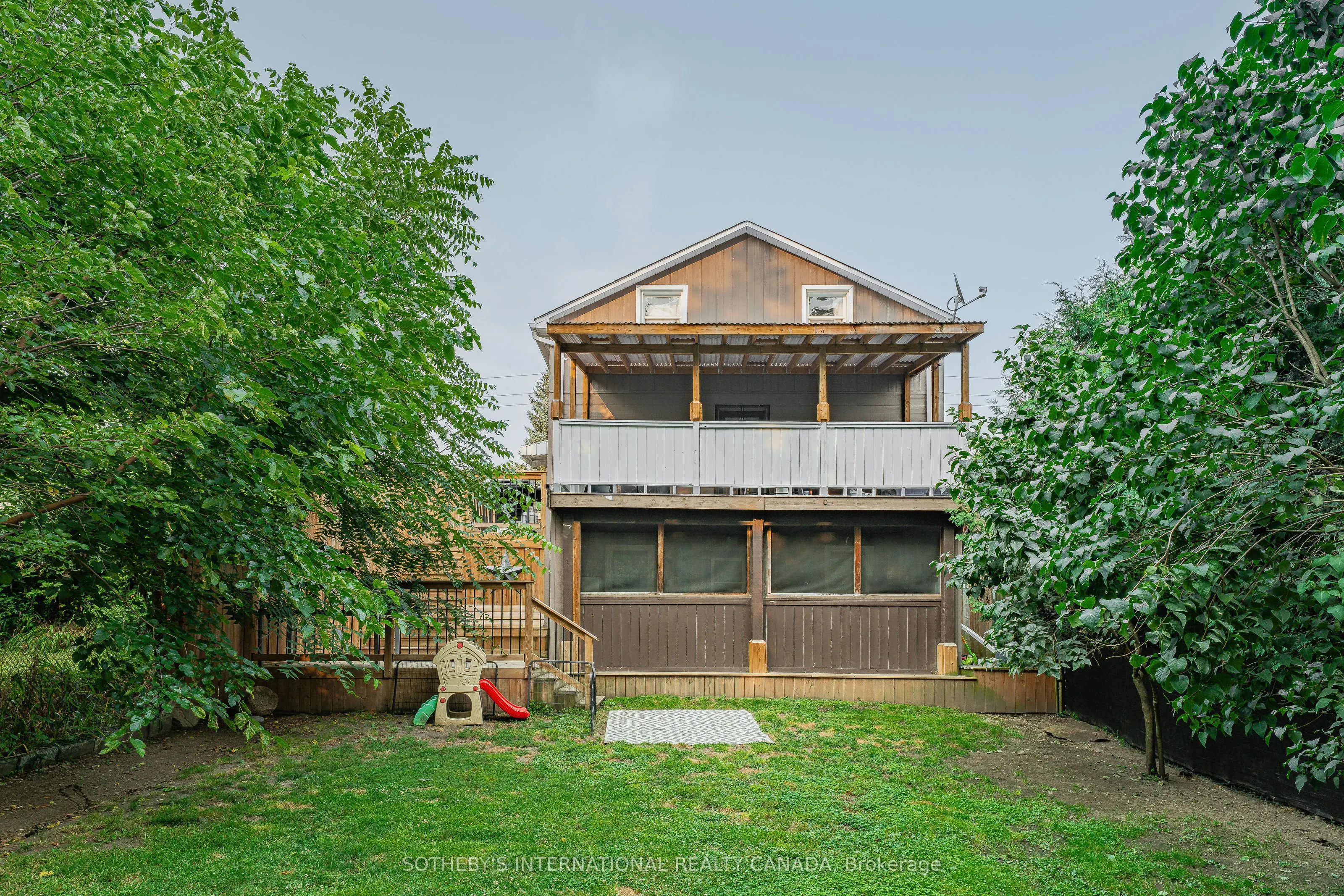 80 Elgin Street N