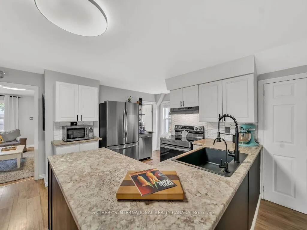 80 Elgin Street N