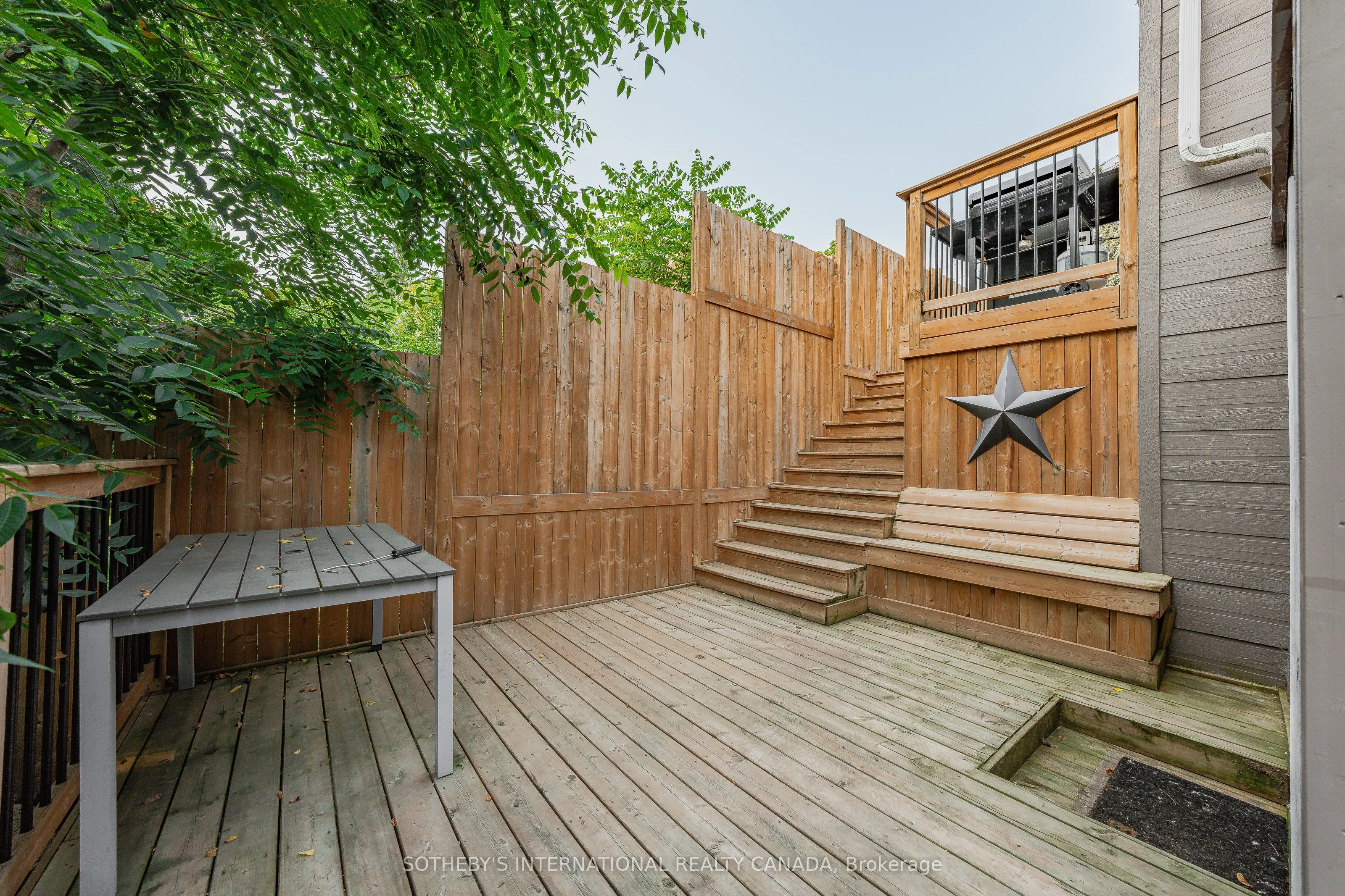 80 Elgin Street N