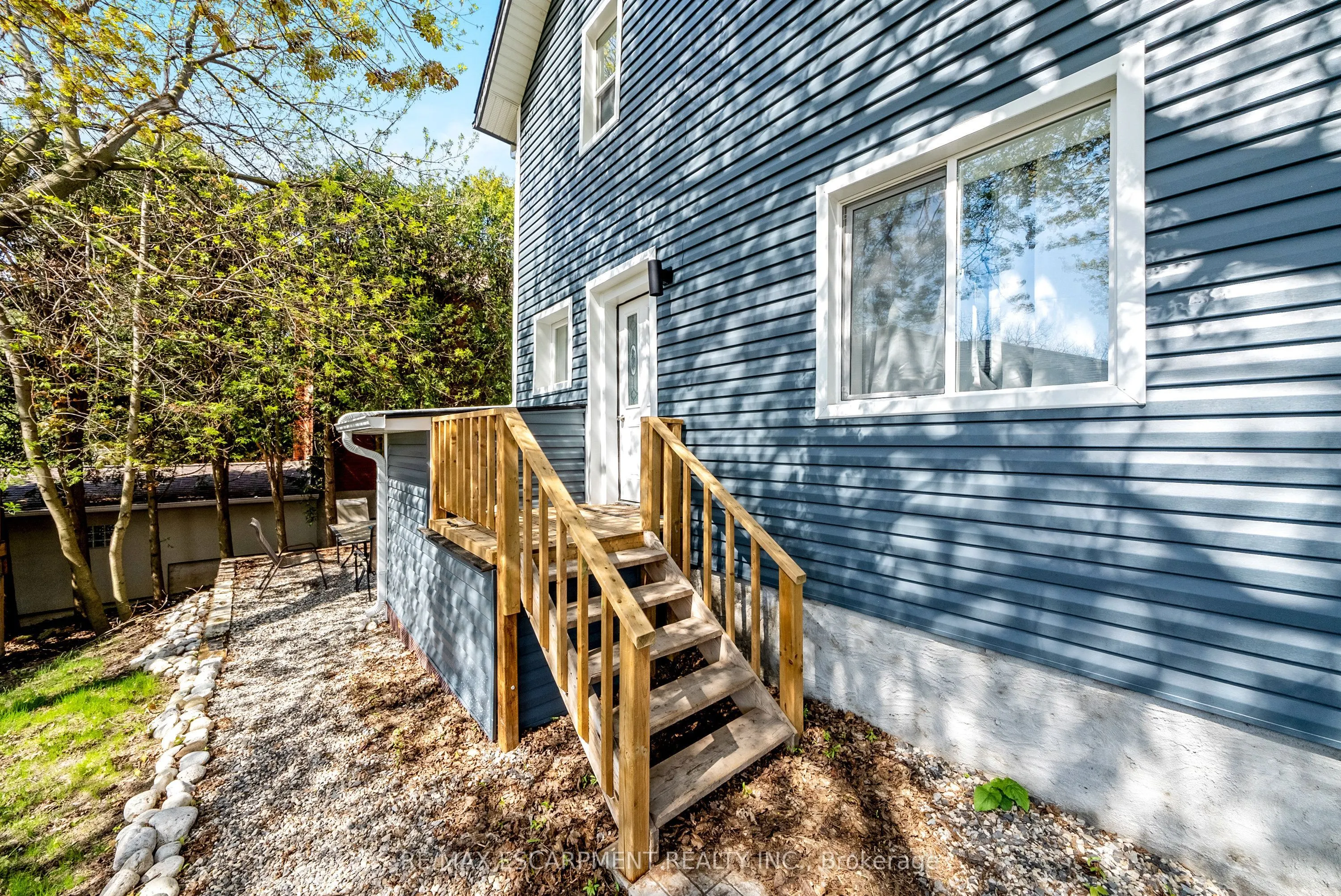 200 Waterloo Avenue