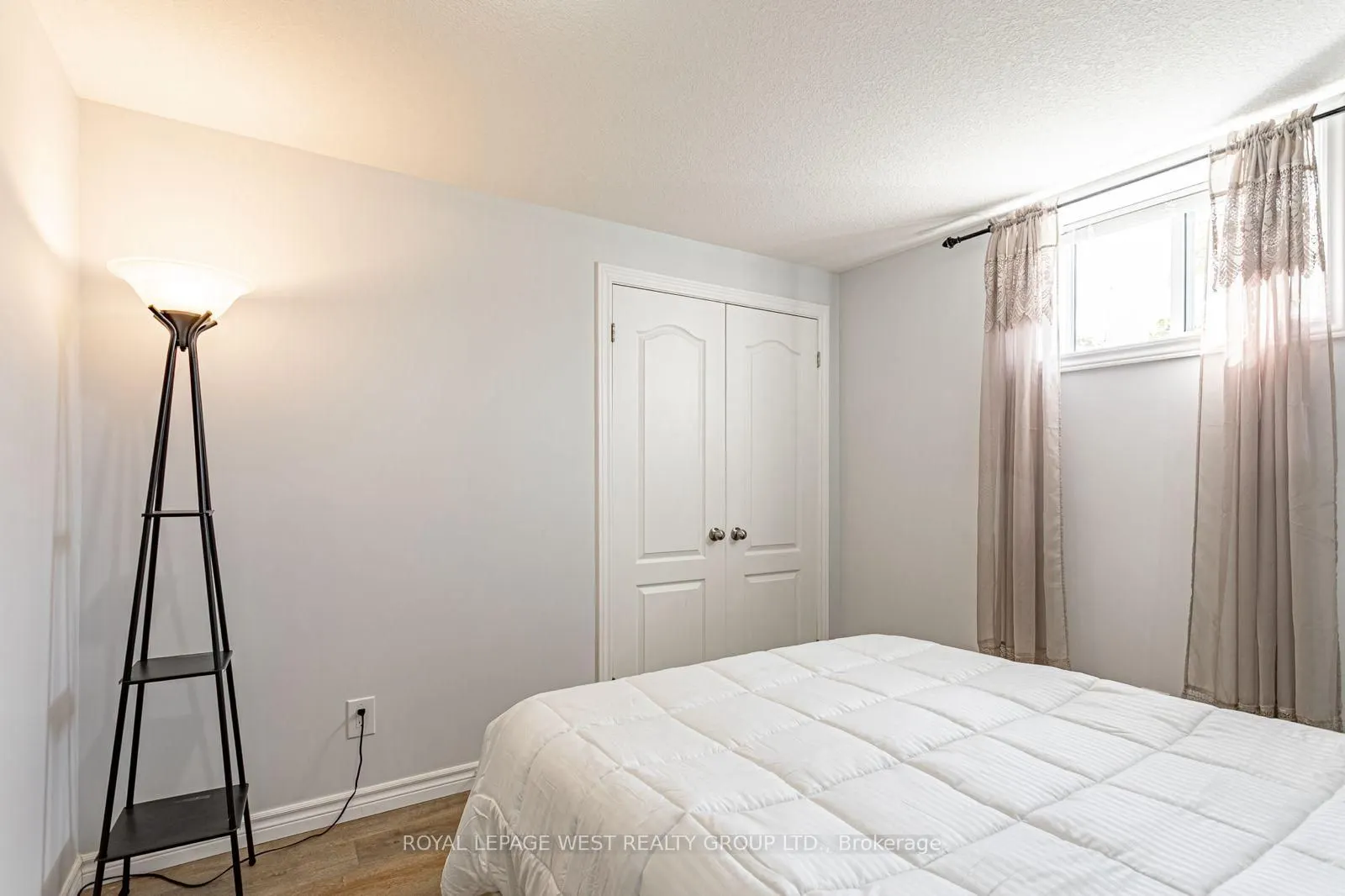 25 Hollingshead Road