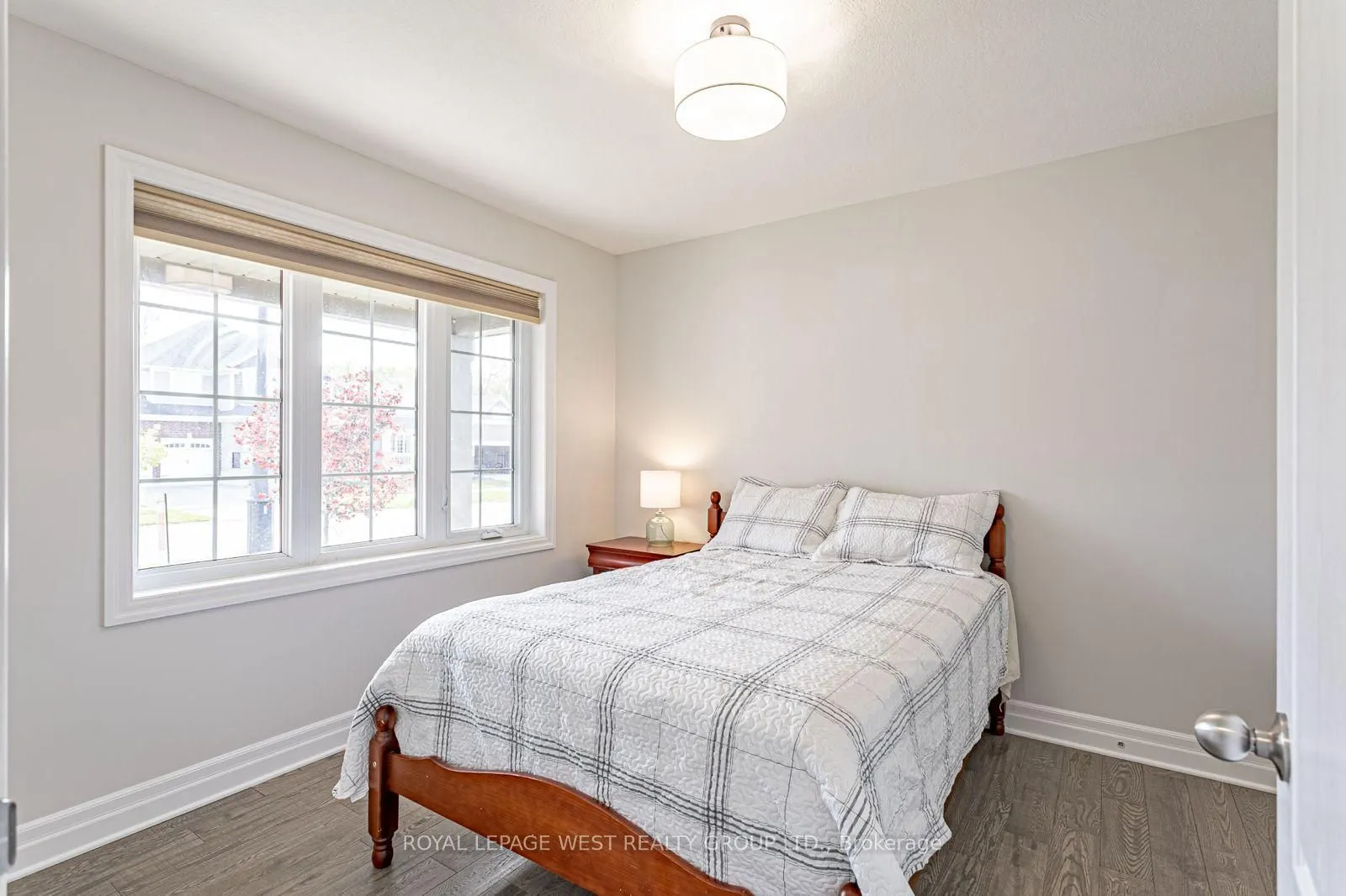 25 Hollingshead Road