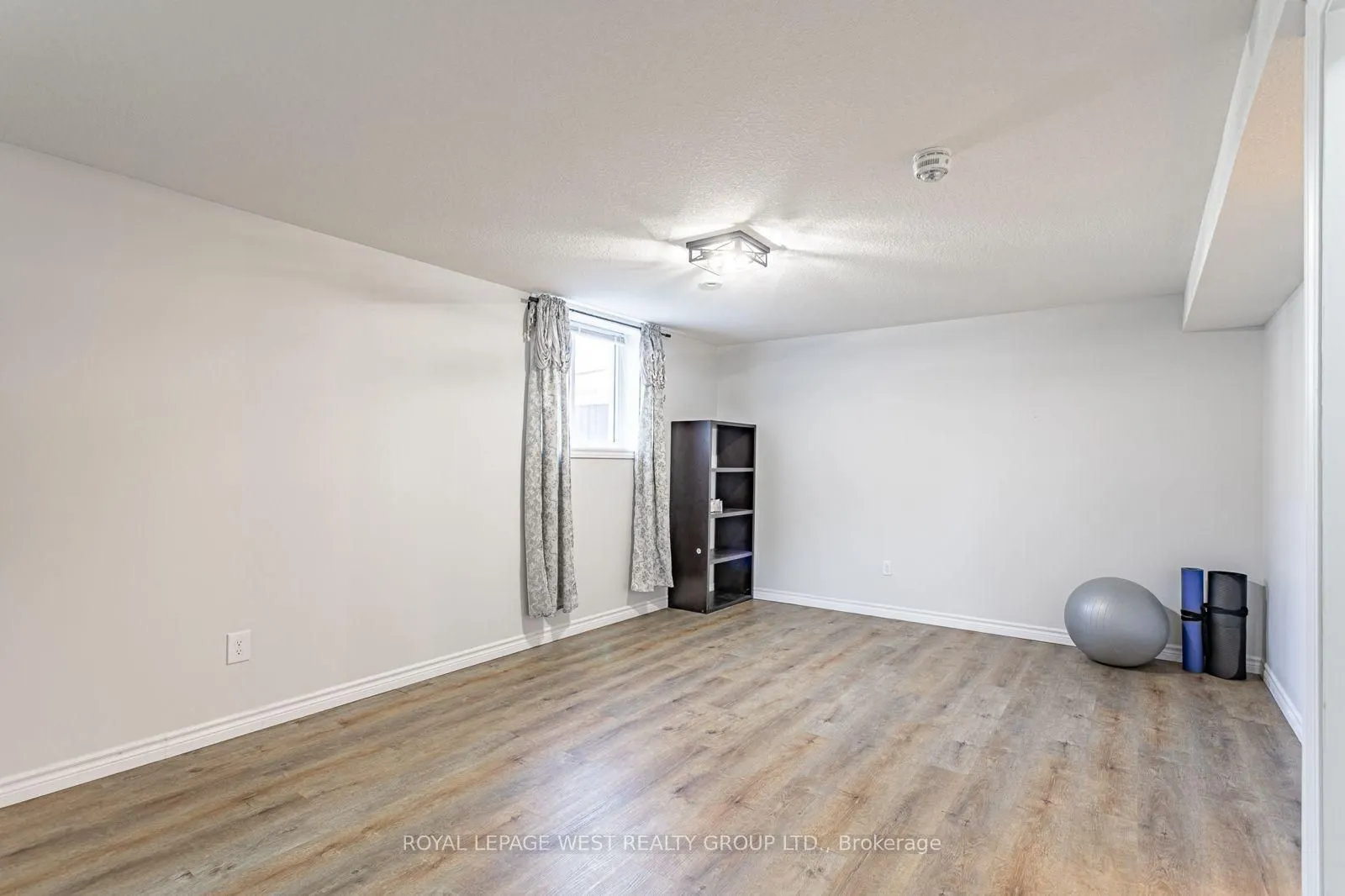 25 Hollingshead Road