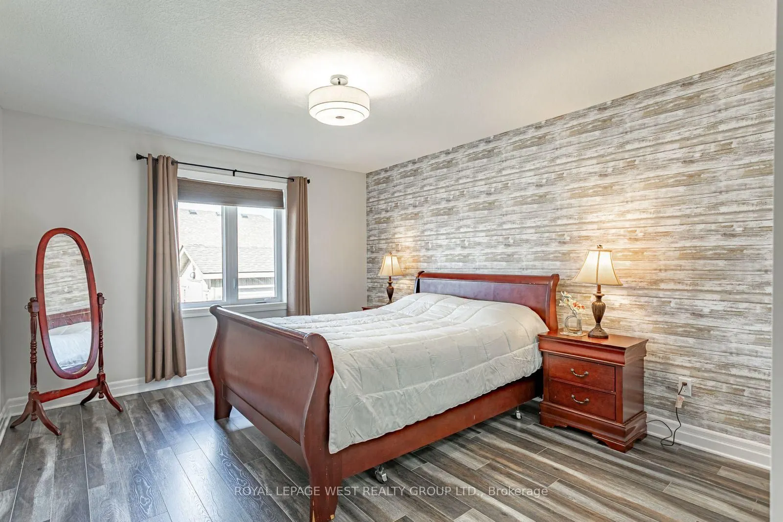 25 Hollingshead Road