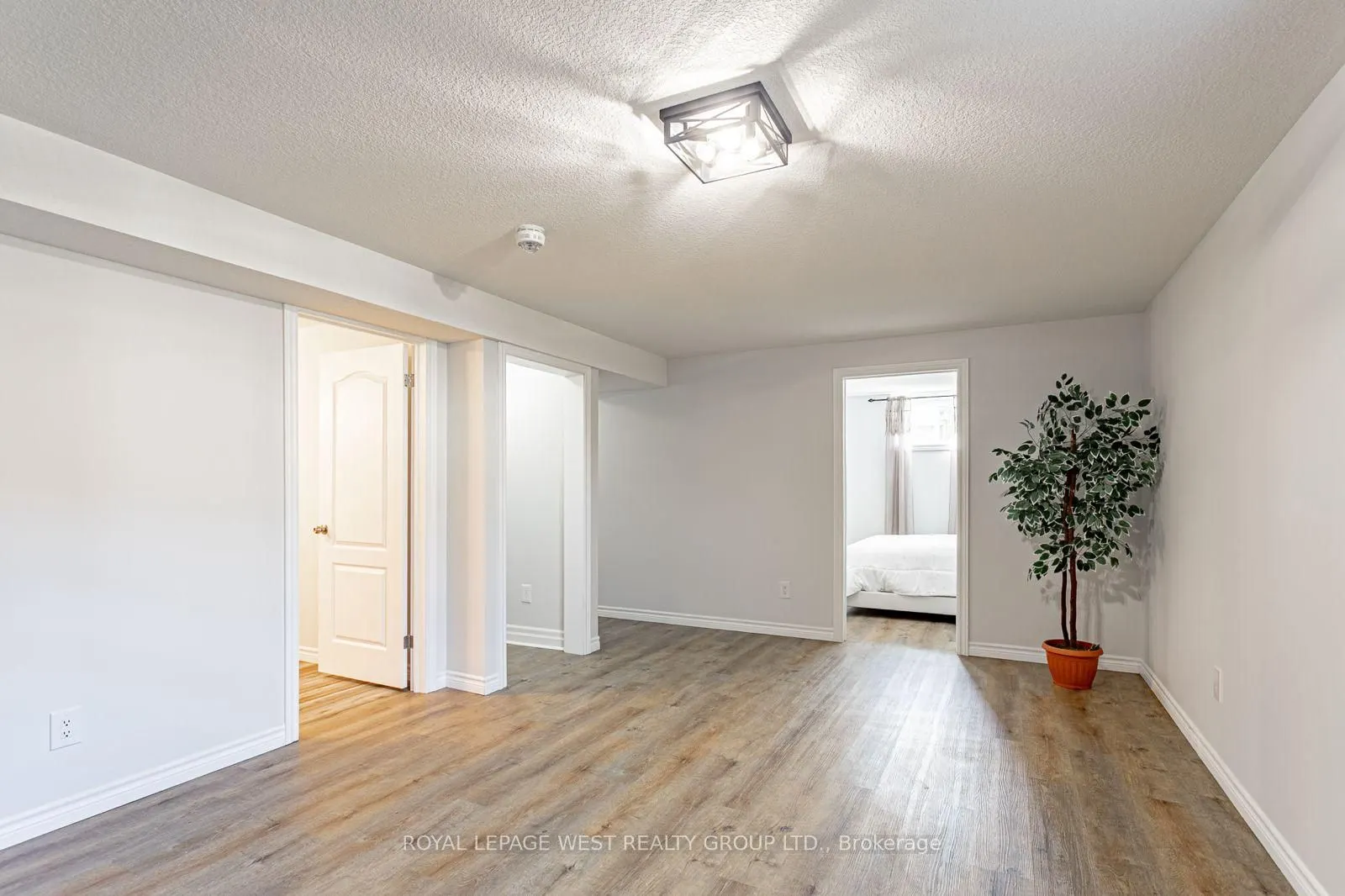 25 Hollingshead Road