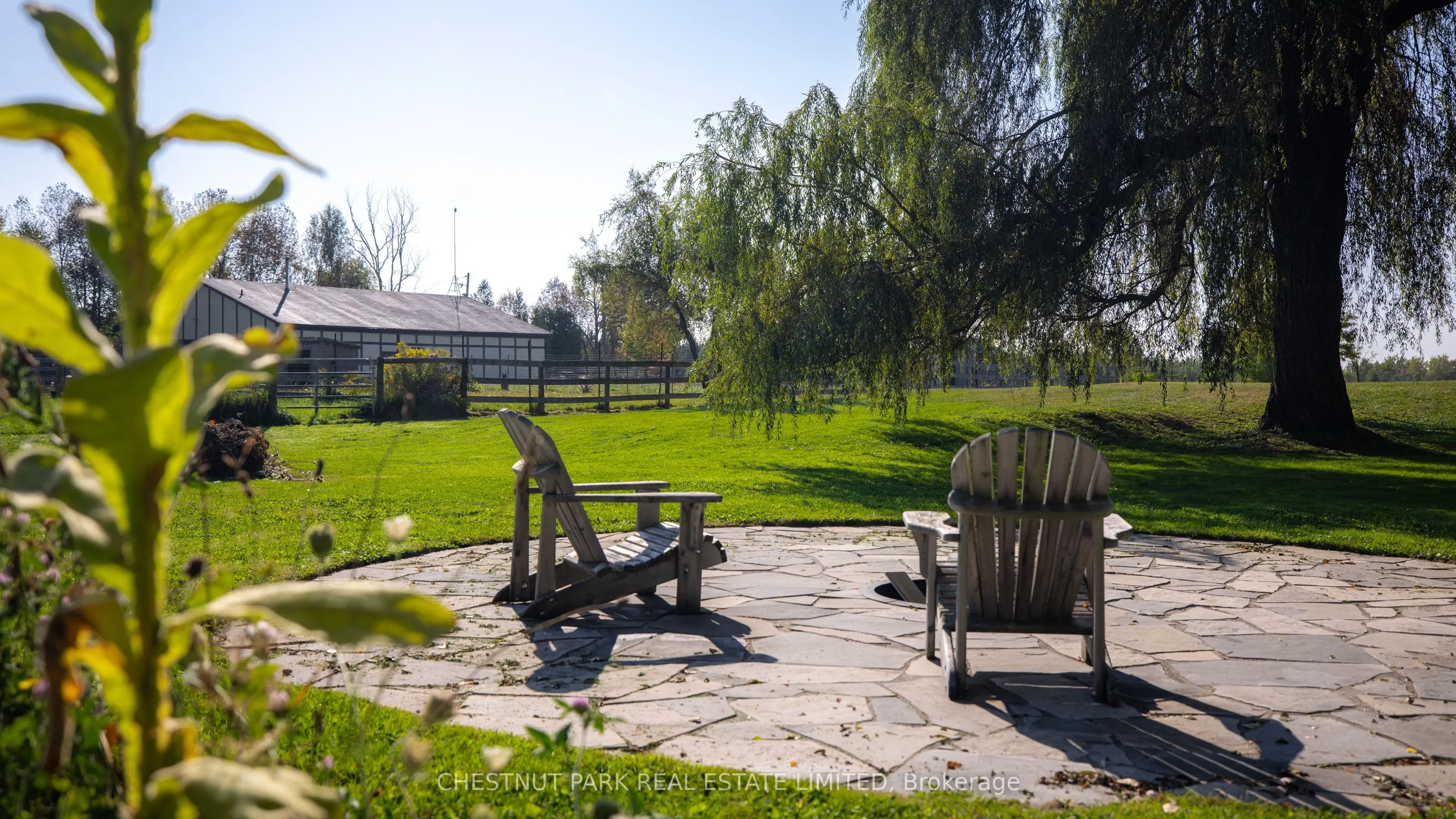 385081 20 Side Road