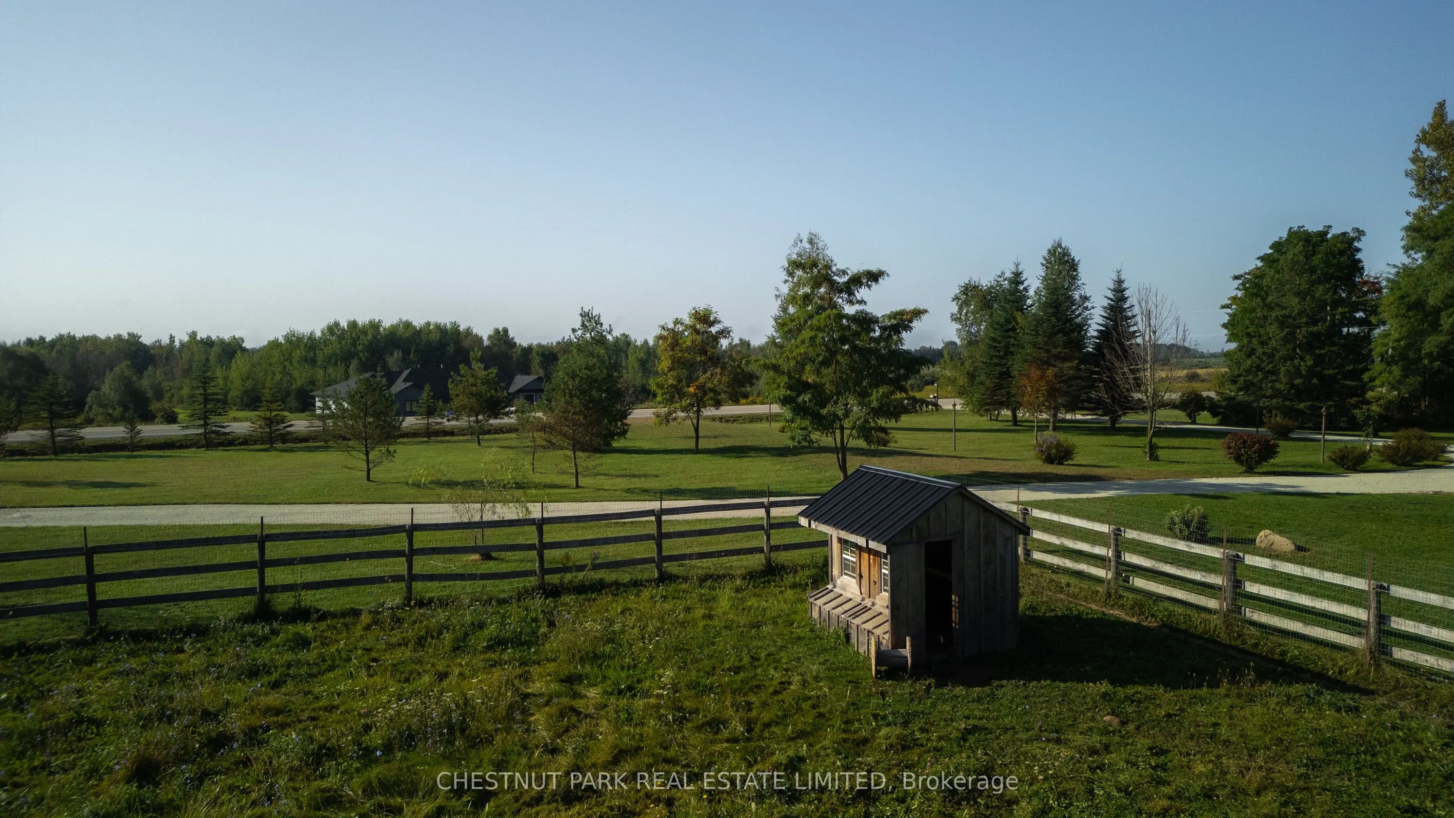 385081 20 Side Road