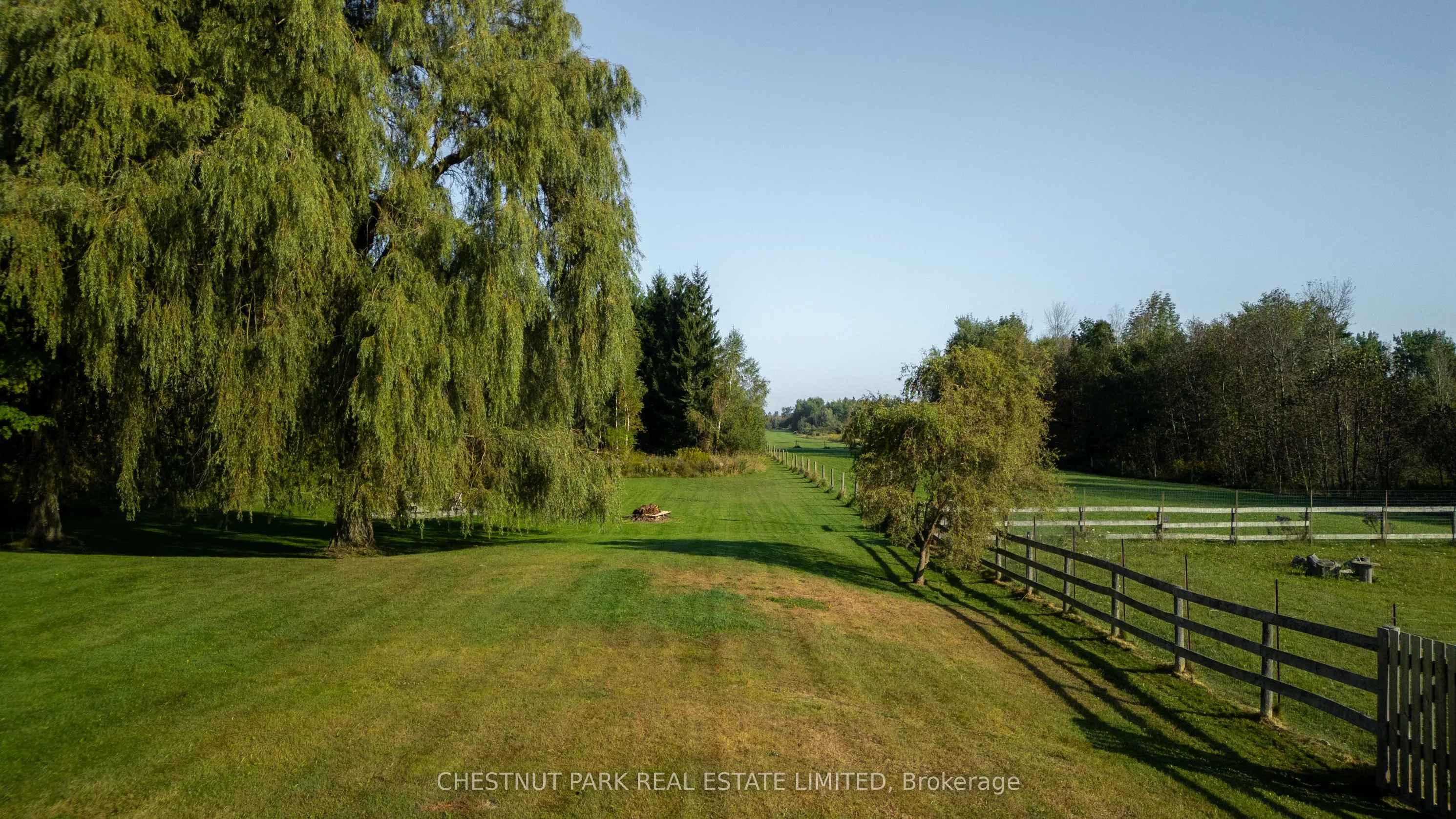 385081 20 Side Road