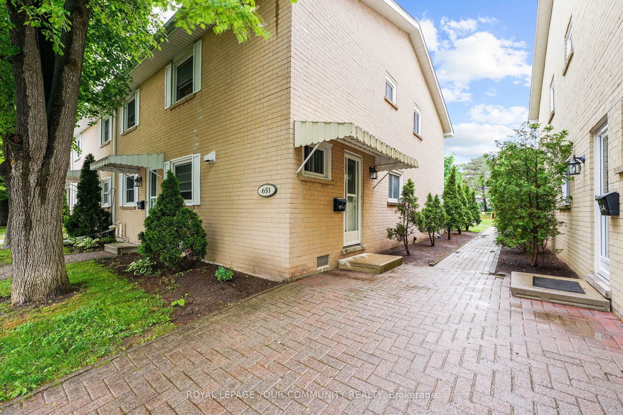 651 Albert Street, #J