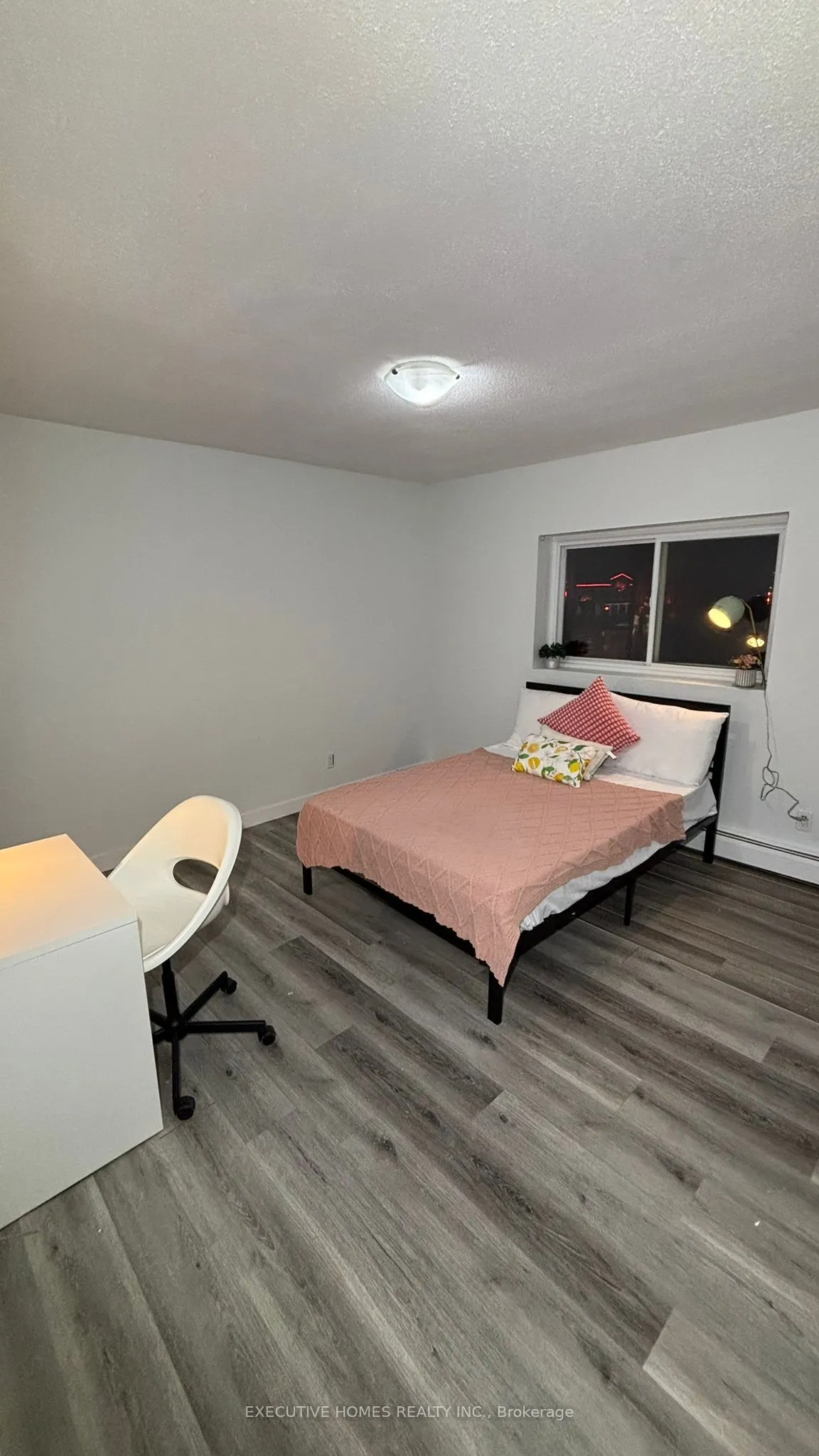 303 King Street N, #6